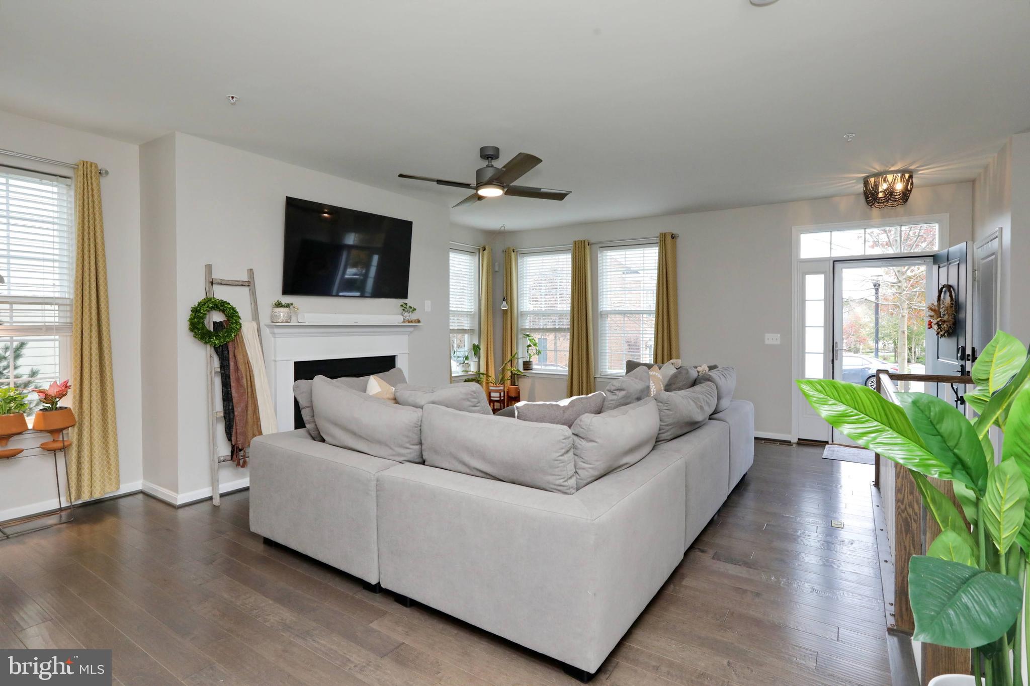 THE VILLAGES OF STEEPLECHASE - Residential Lease