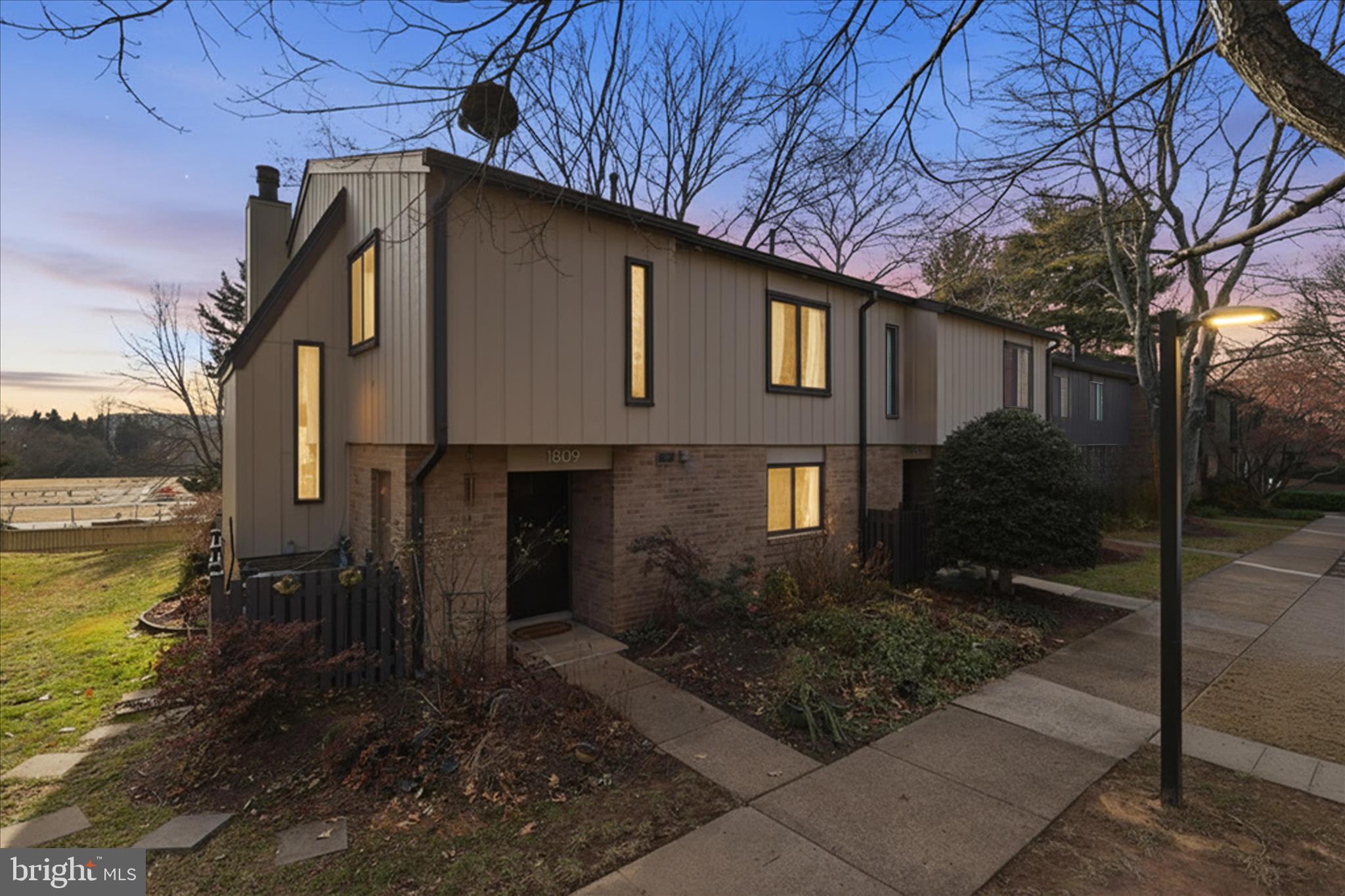 1809 IVY OAK SQUARE 61