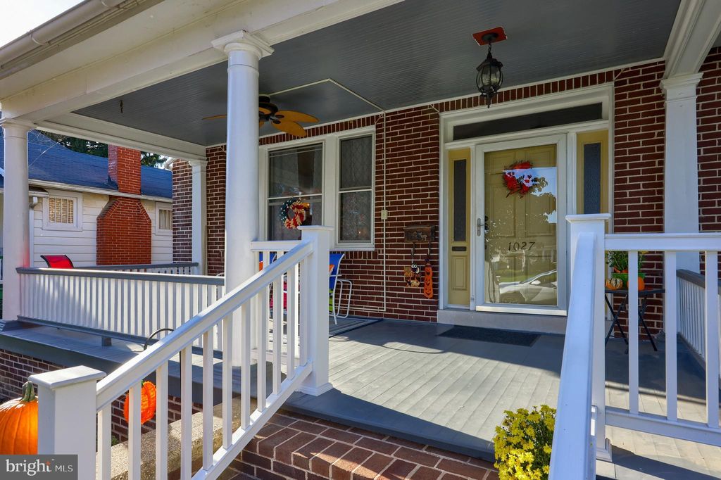 Photo of 1027 CHESTNUT ST, COLUMBIA, PA 17512 (MLS # PALA2026830)