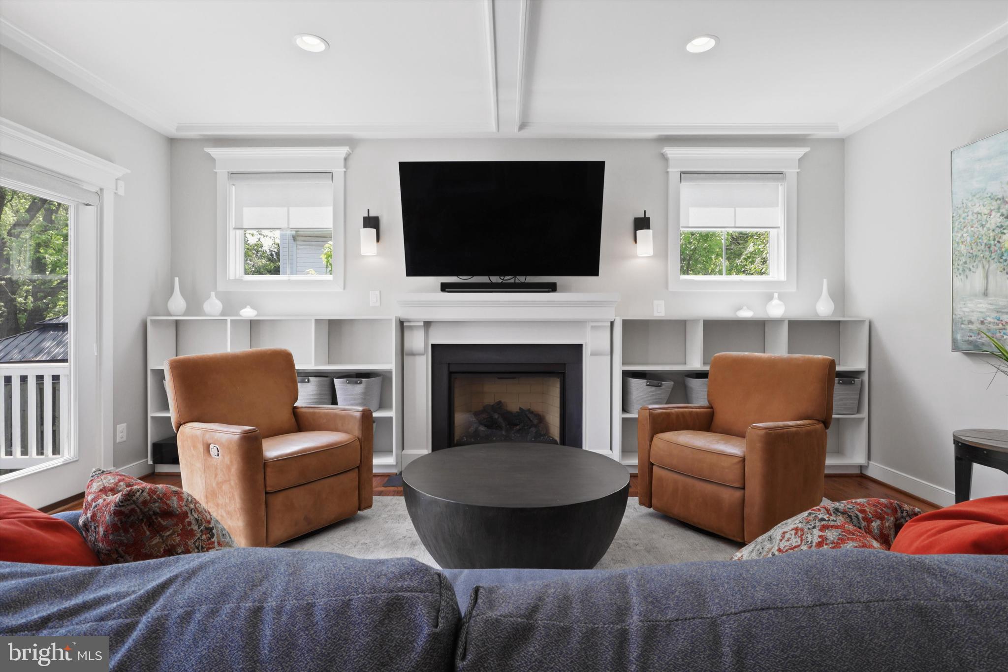 VIENNA WOODS - Residential