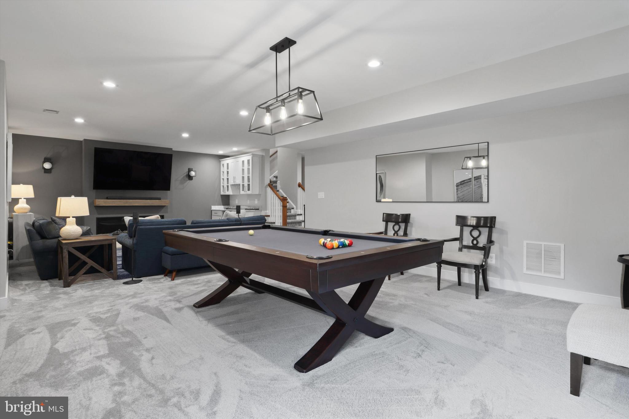 VIENNA WOODS - Residential