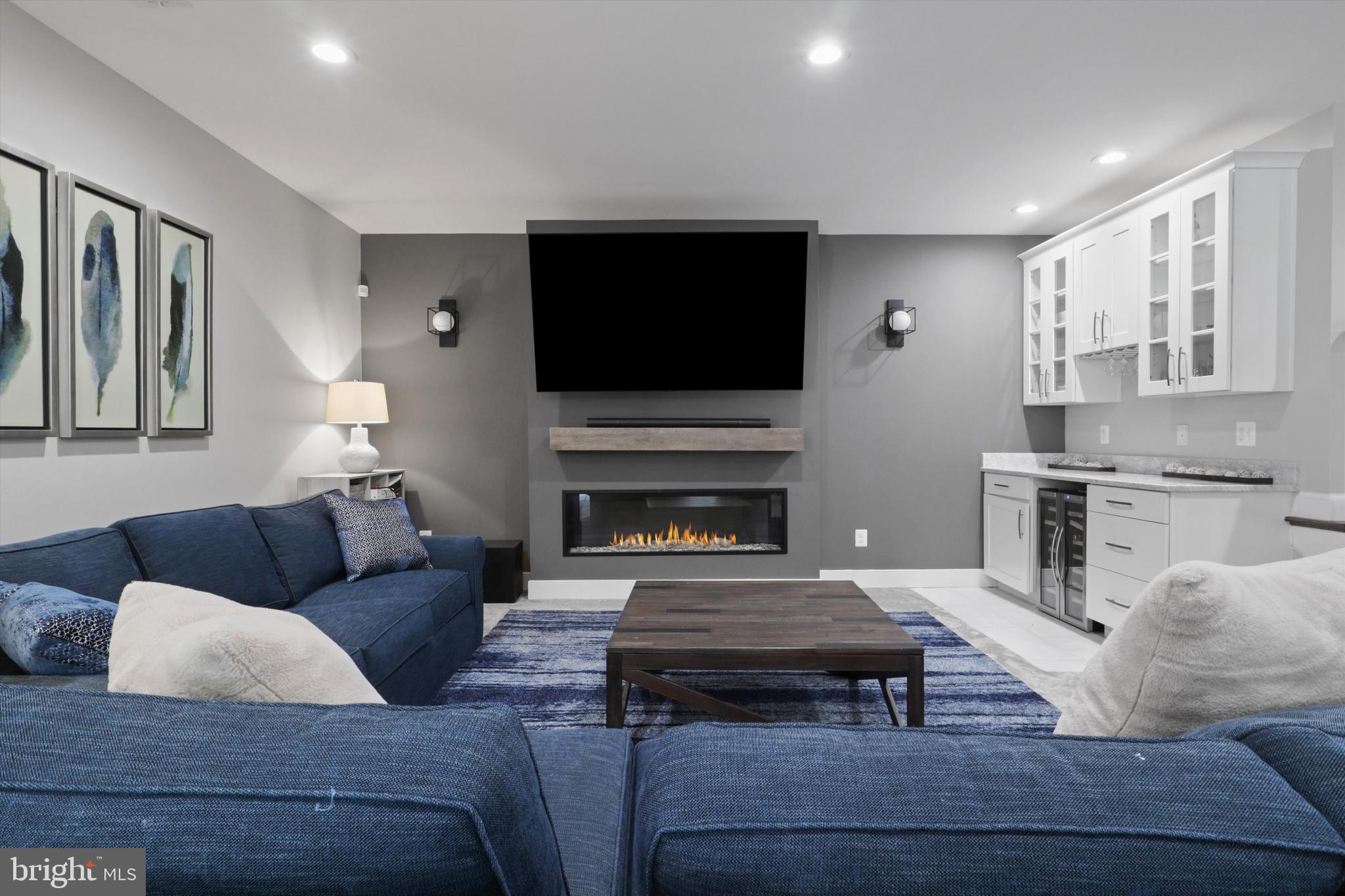 VIENNA WOODS - Residential