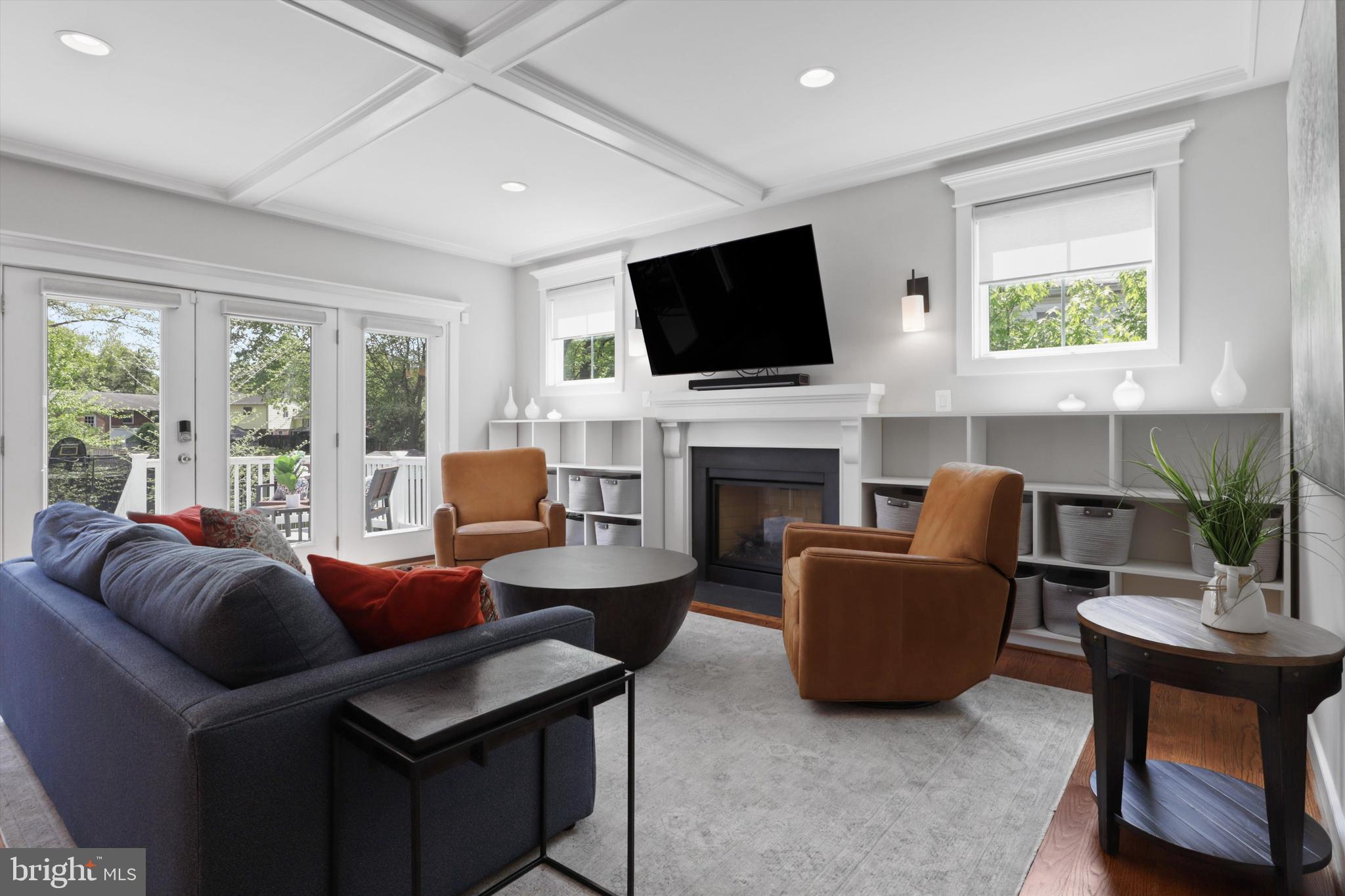 VIENNA WOODS - Residential