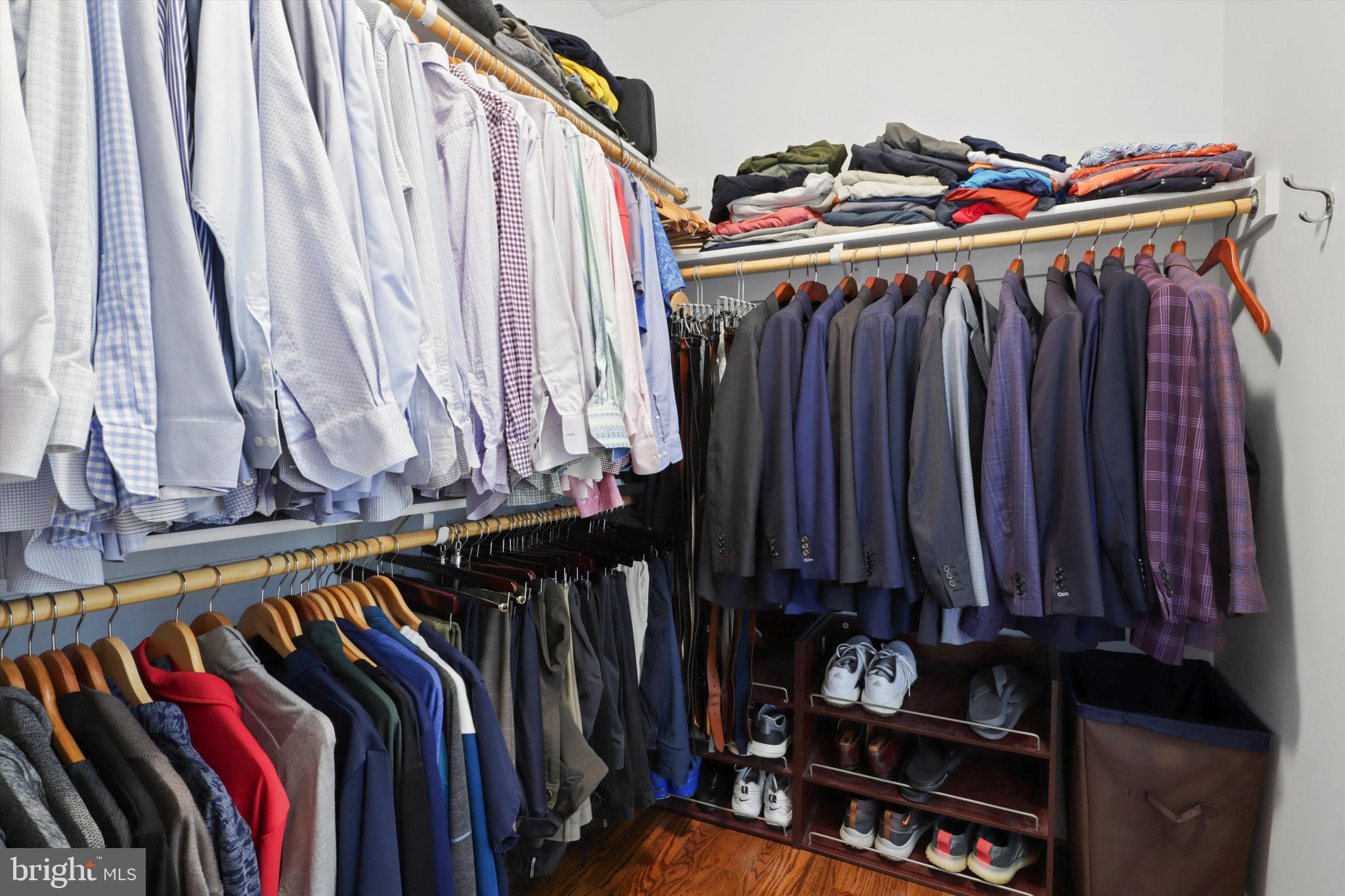 VIENNA WOODS - Residential