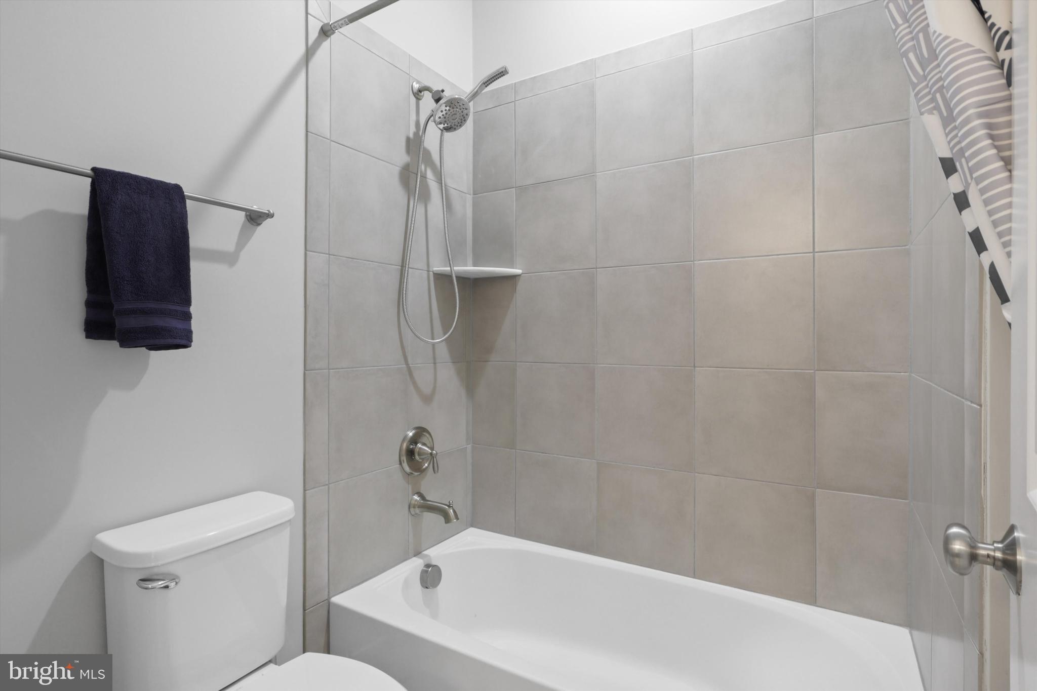 VIENNA WOODS - Residential