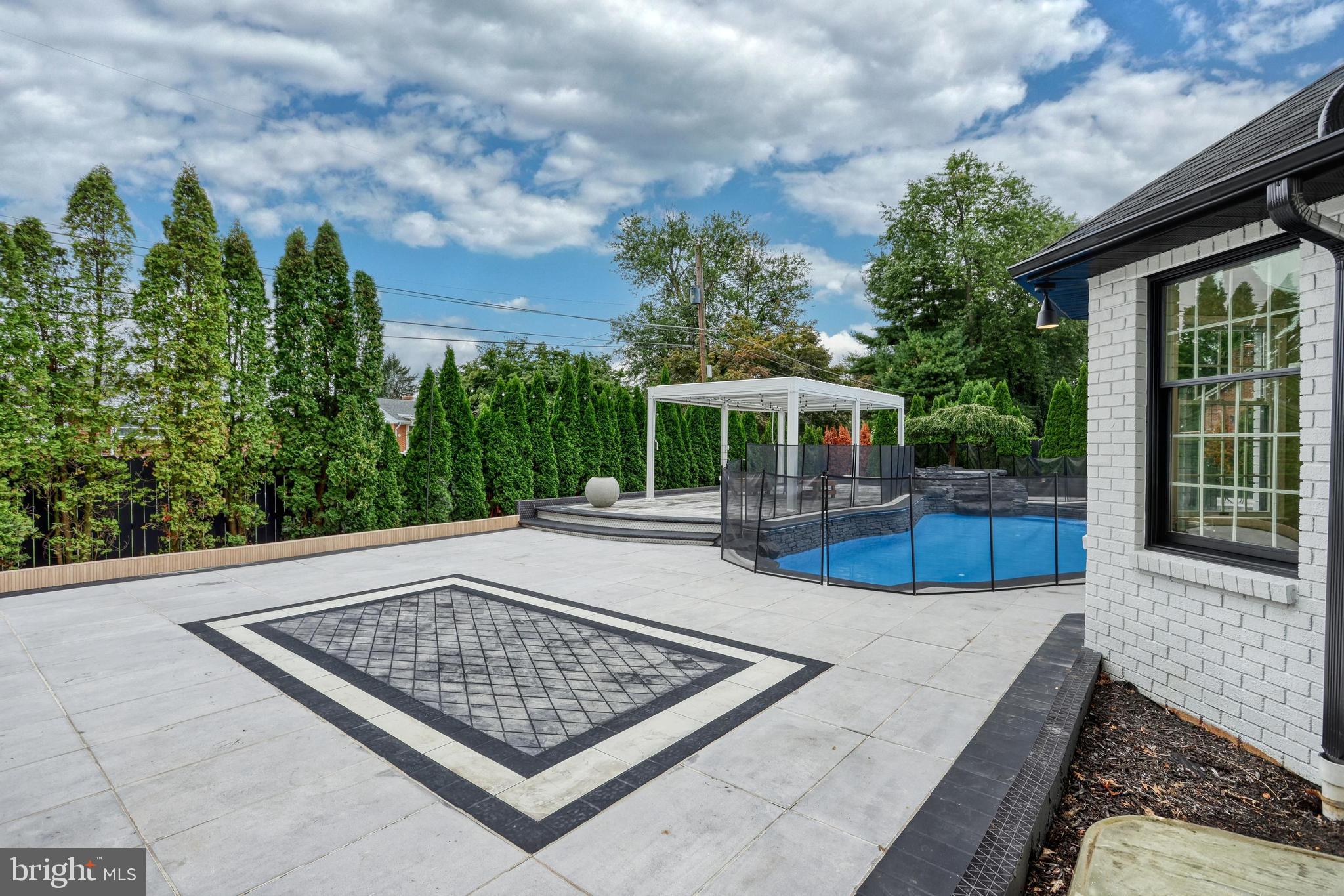 1231 OAKSIDE DRIVE