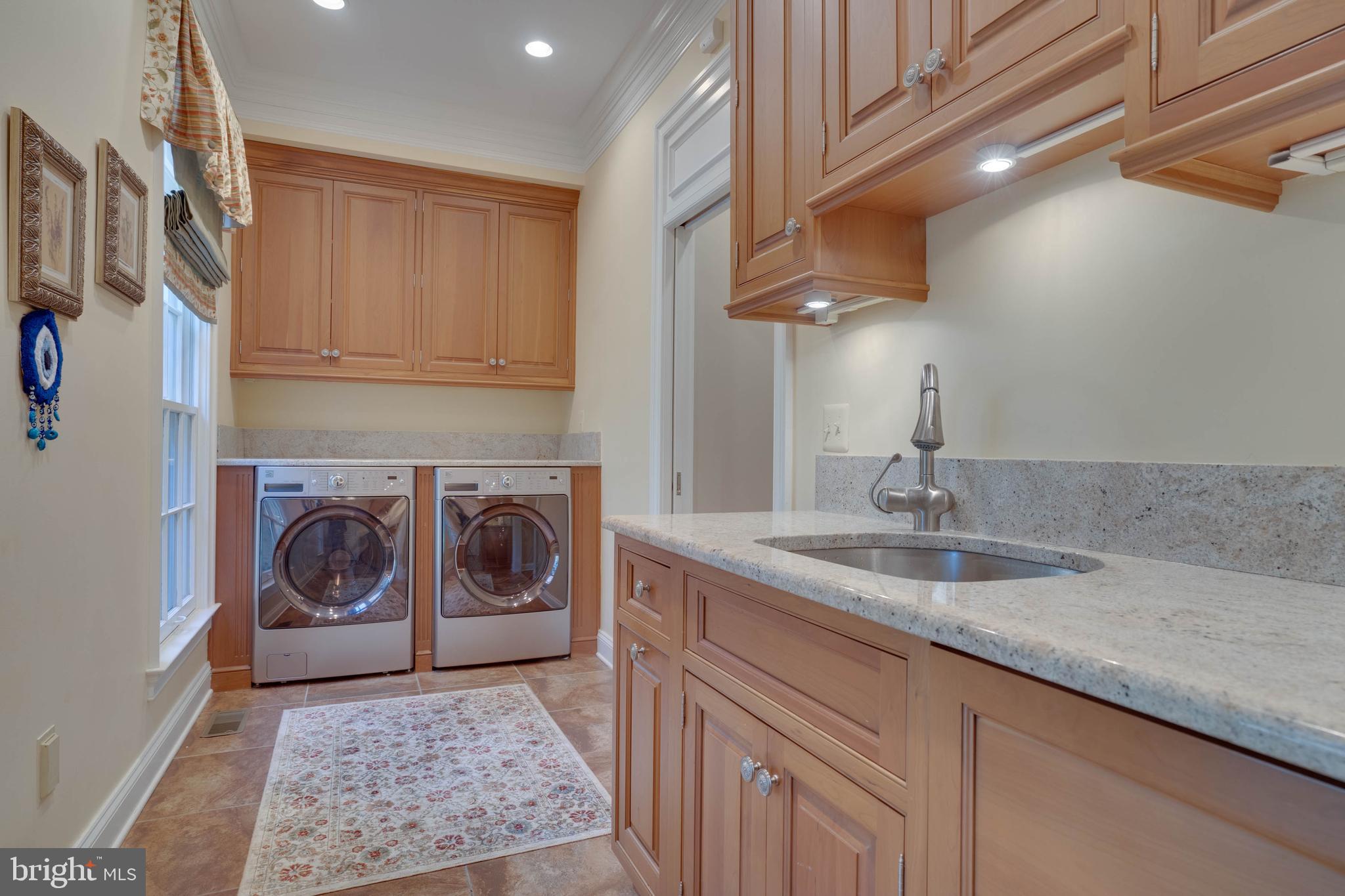 SENECA KNOLL - Residential