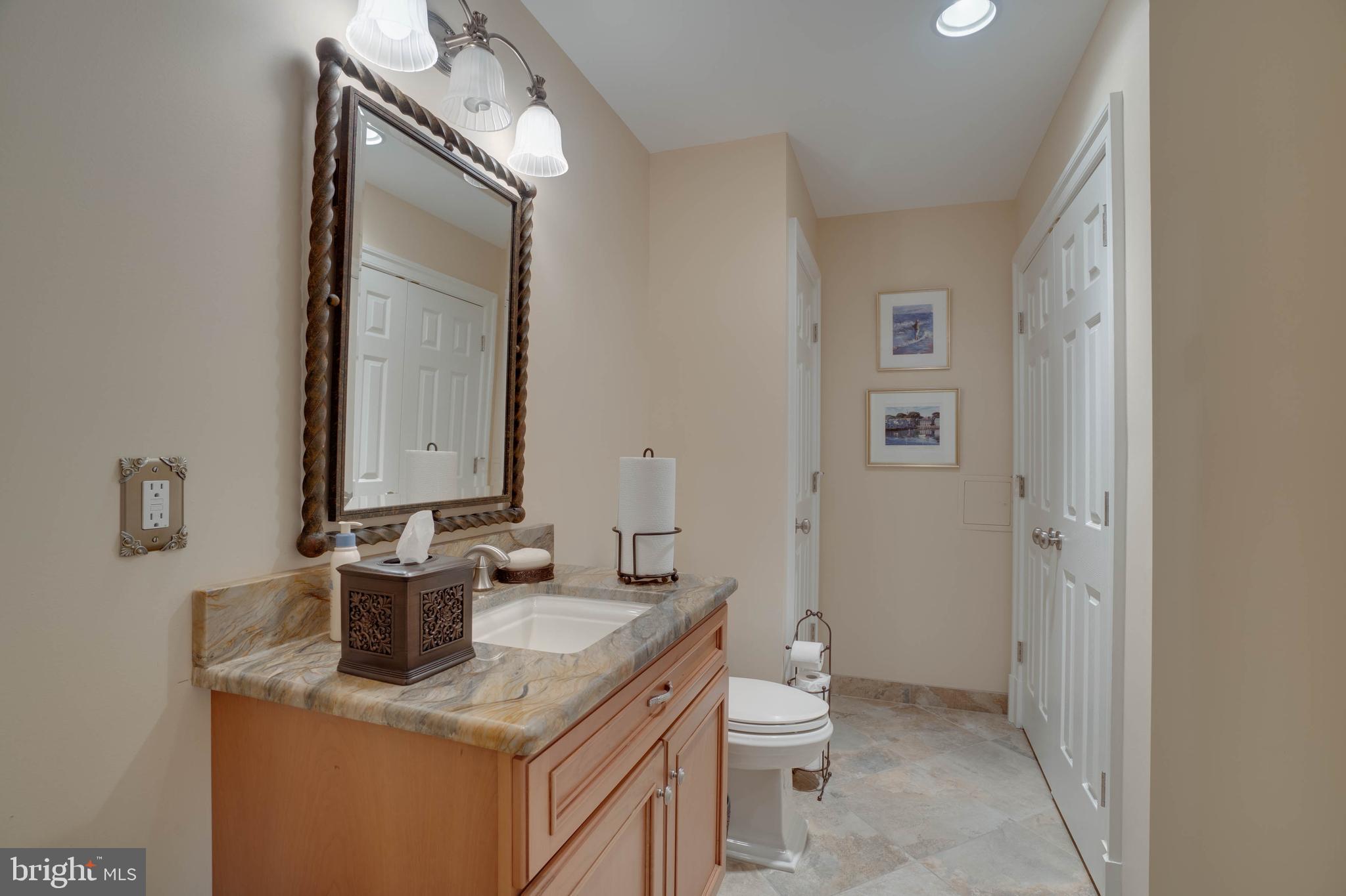 SENECA KNOLL - Residential