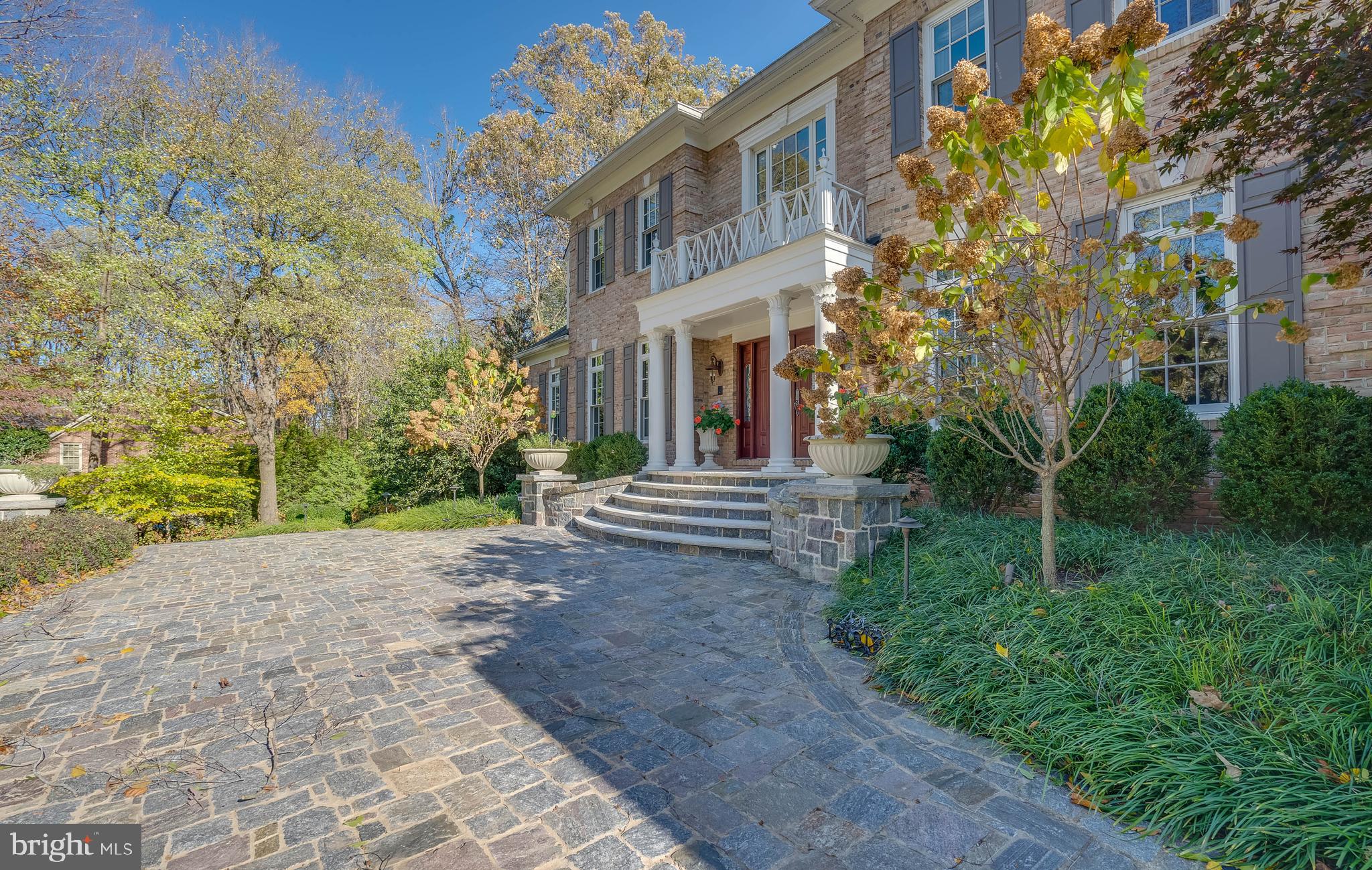 SENECA KNOLL - Residential