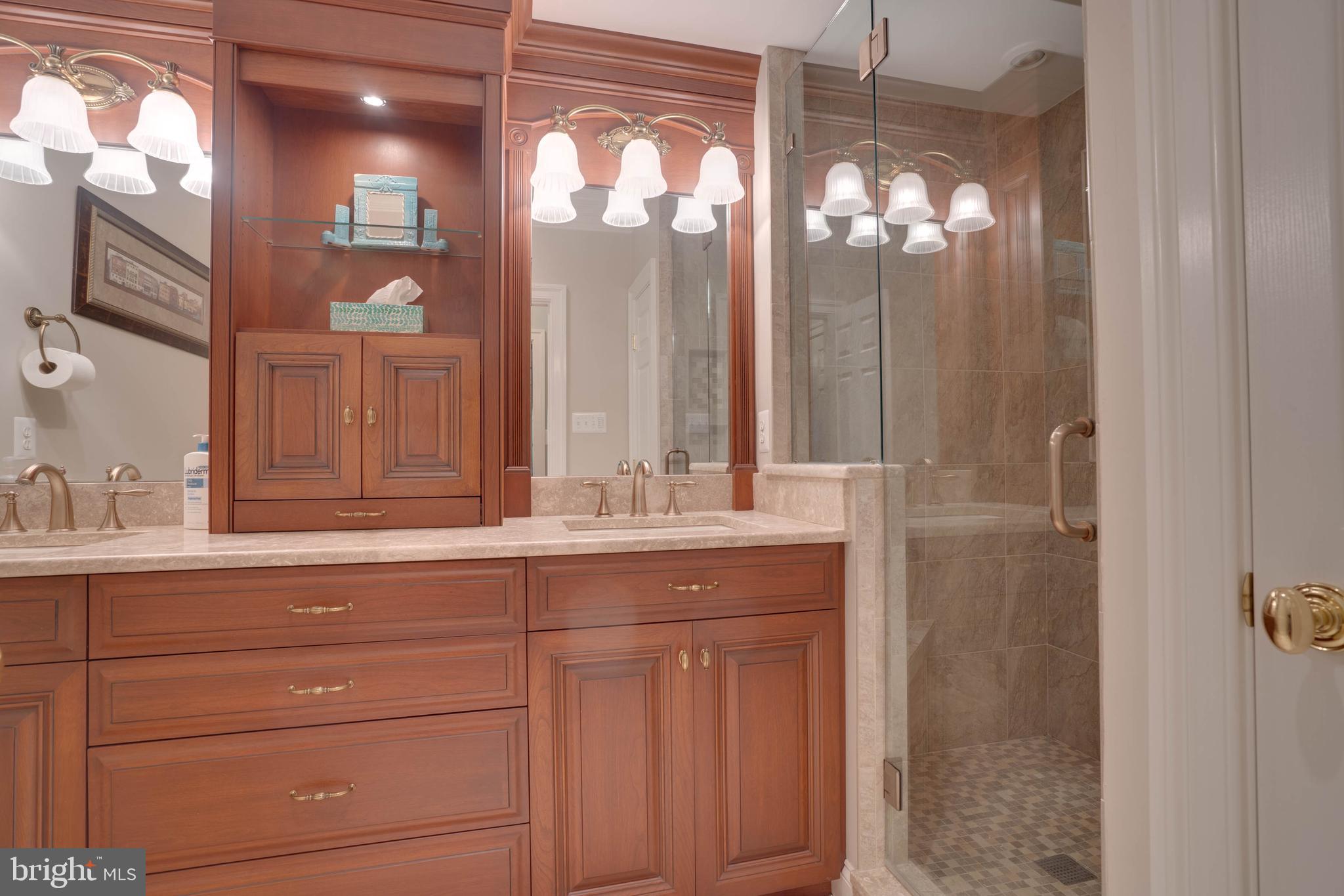 SENECA KNOLL - Residential