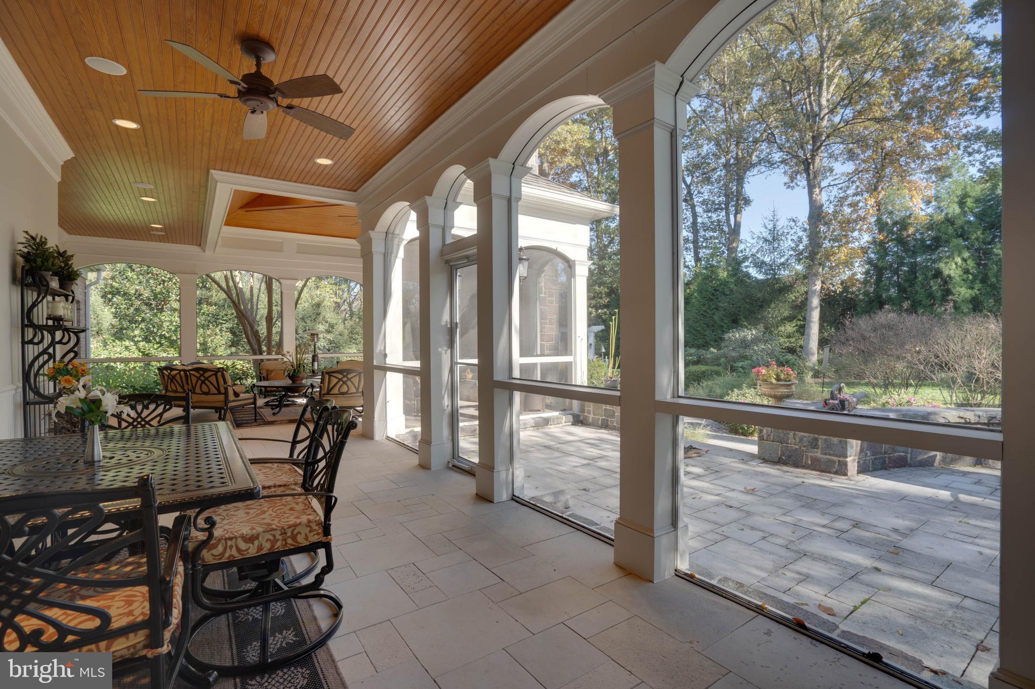 SENECA KNOLL - Residential