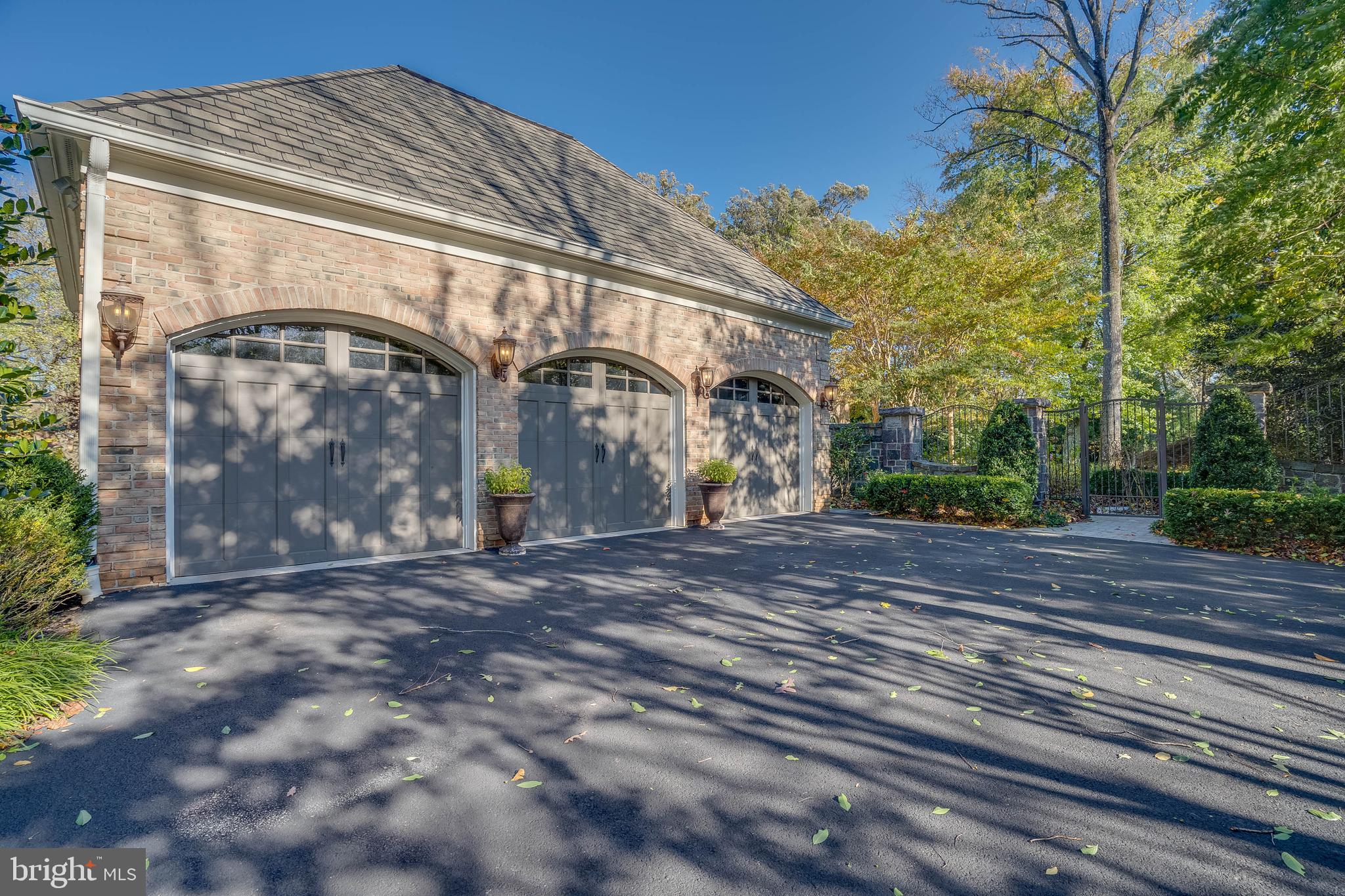 SENECA KNOLL - Residential