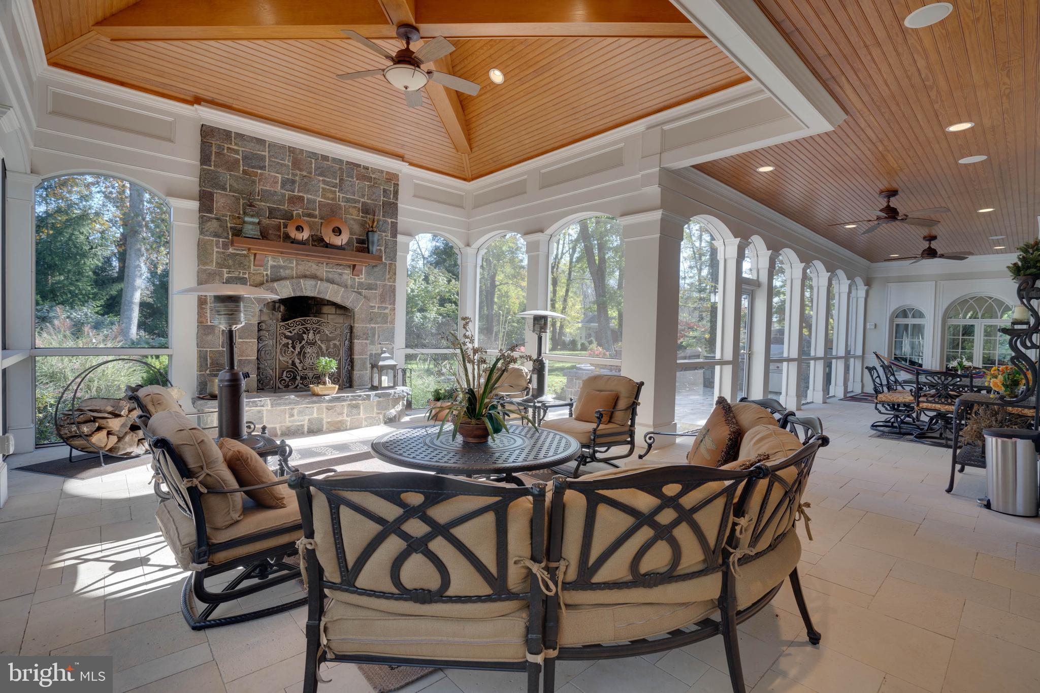 SENECA KNOLL - Residential