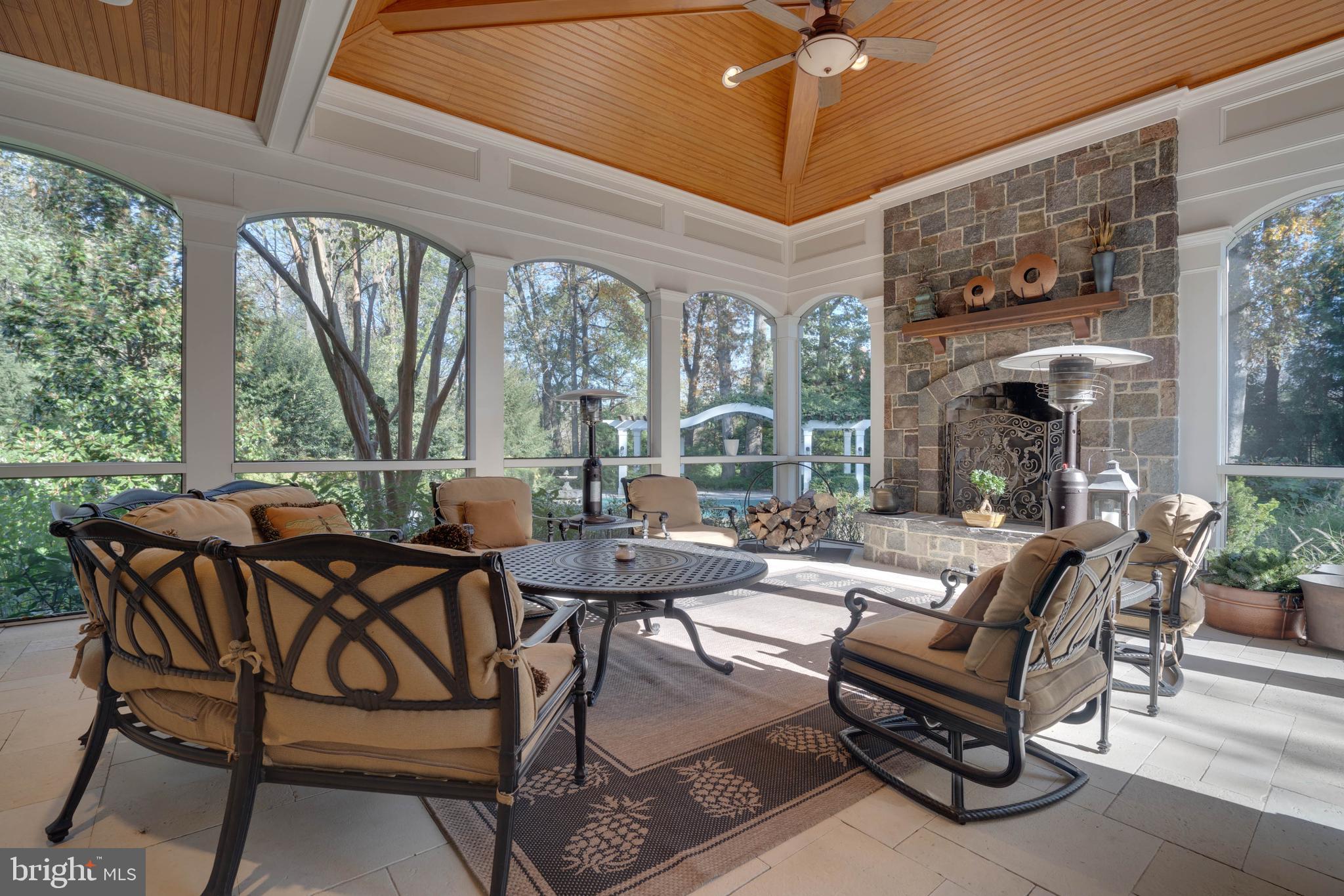 SENECA KNOLL - Residential