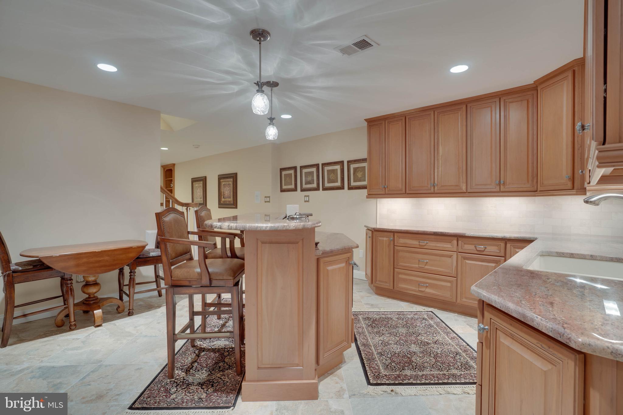 SENECA KNOLL - Residential