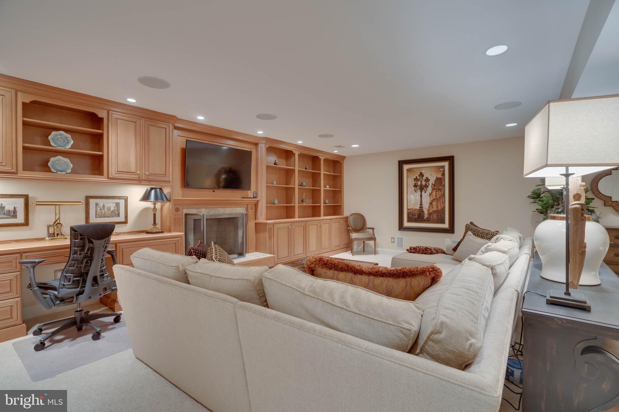 SENECA KNOLL - Residential