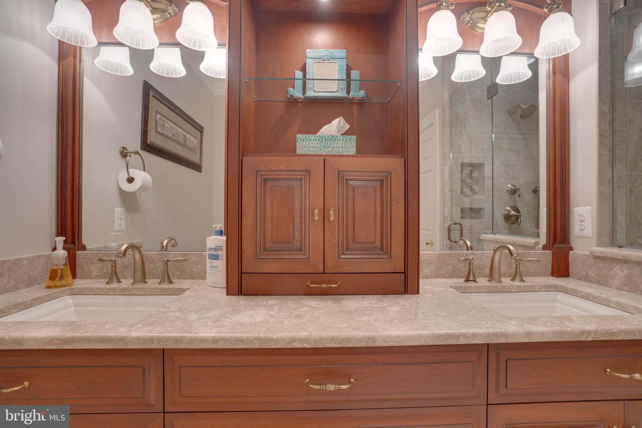 SENECA KNOLL - Residential