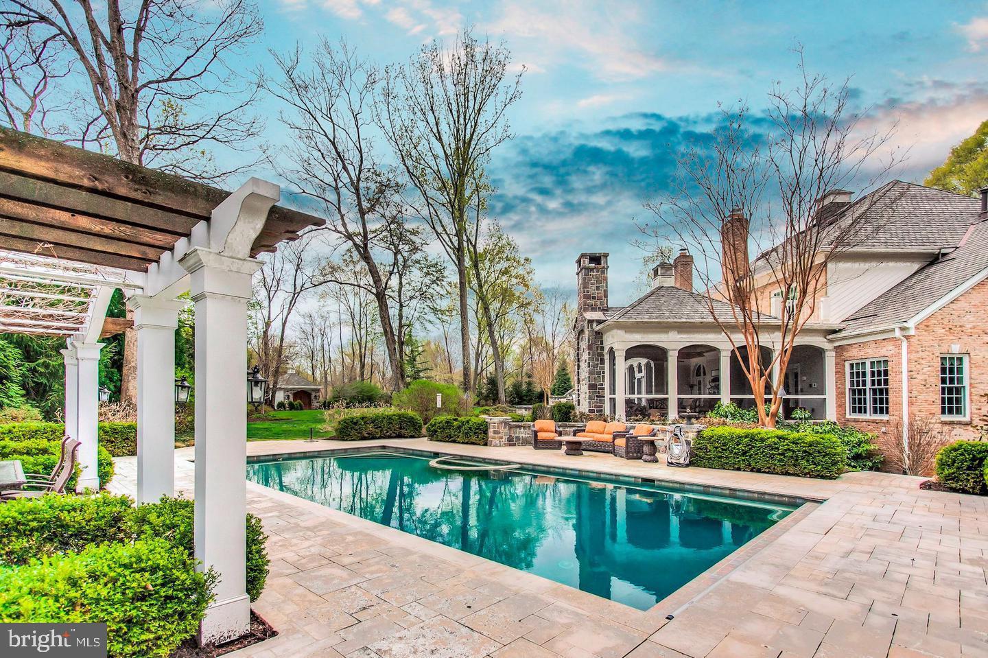 SENECA KNOLL - Residential