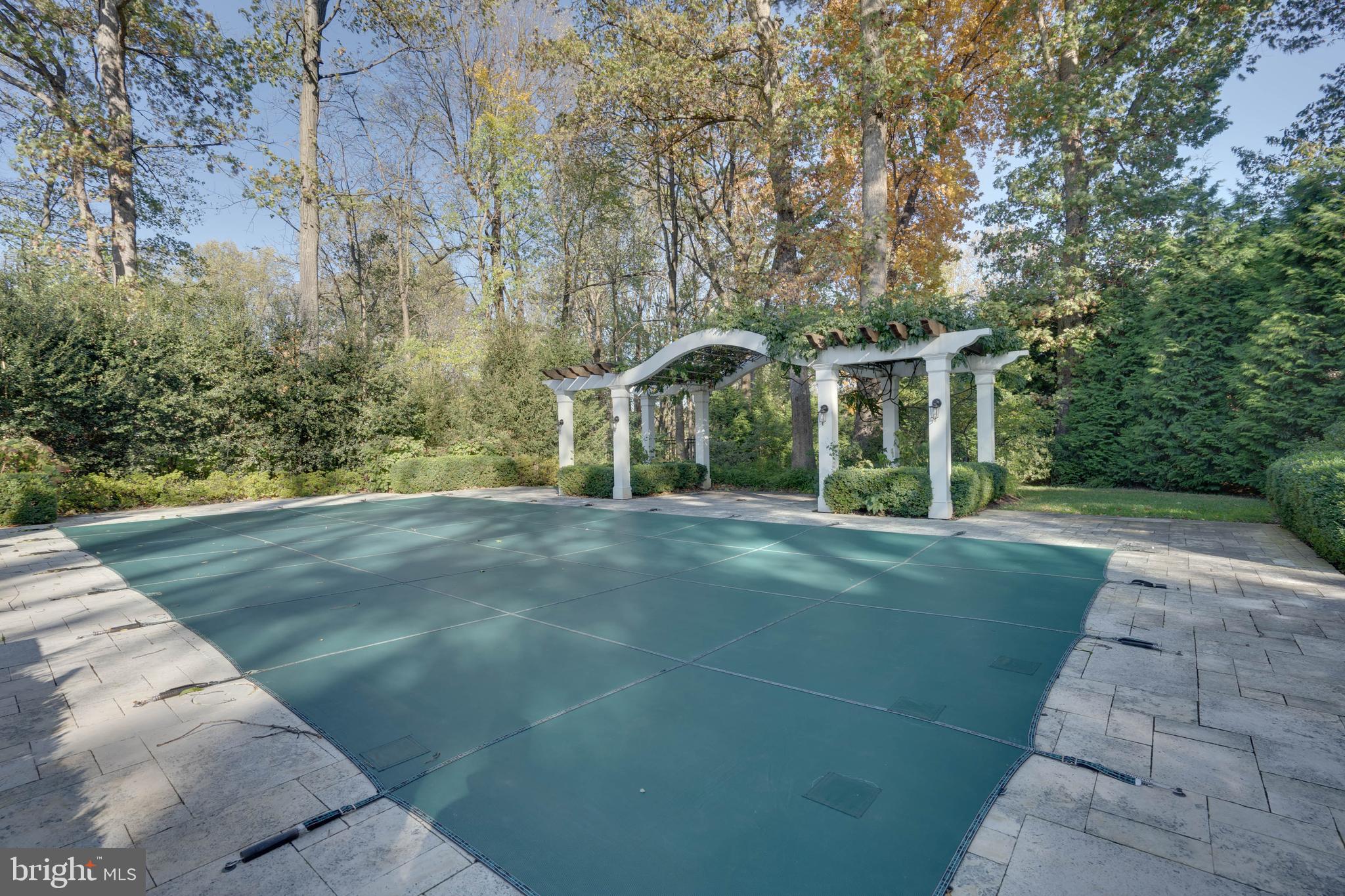 SENECA KNOLL - Residential