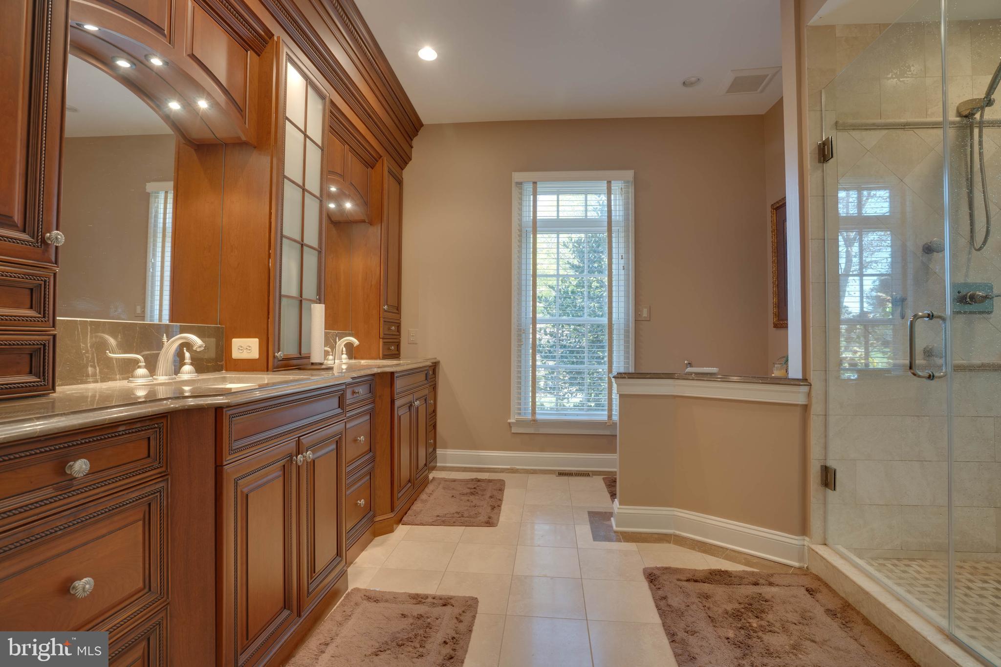 SENECA KNOLL - Residential