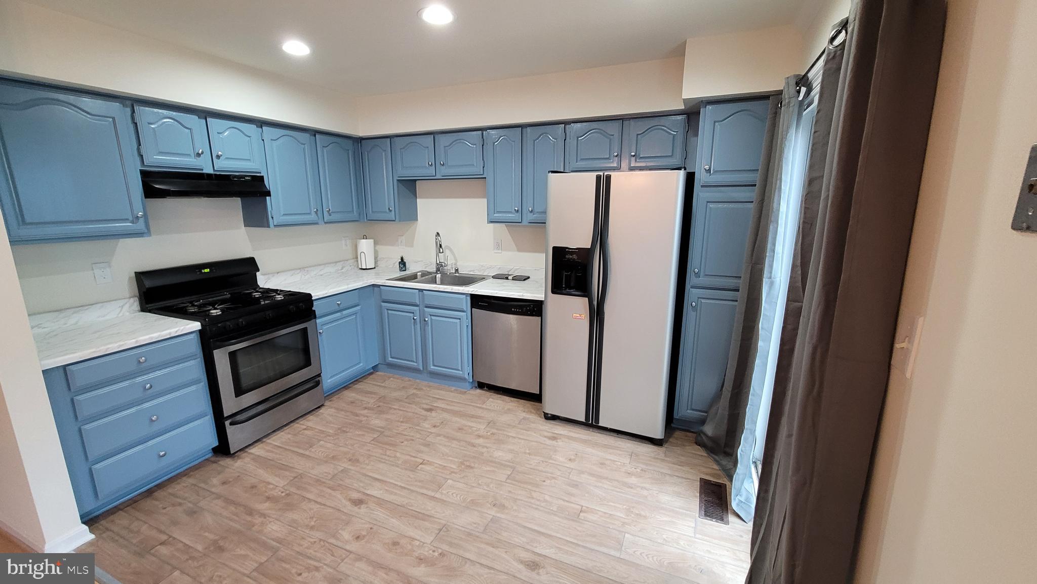 SOUTH COVE - Residential Lease