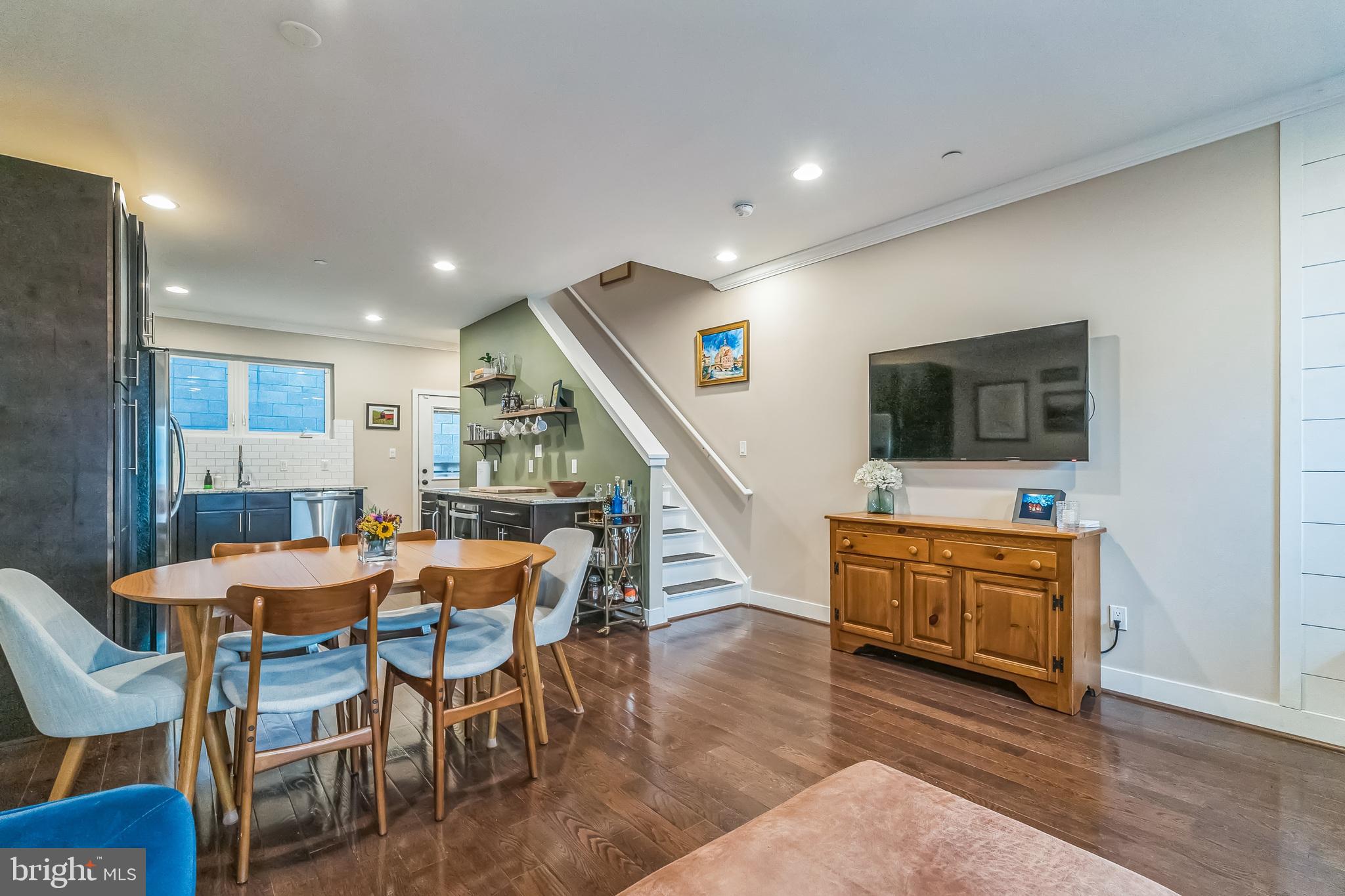 219 GREEN STREET