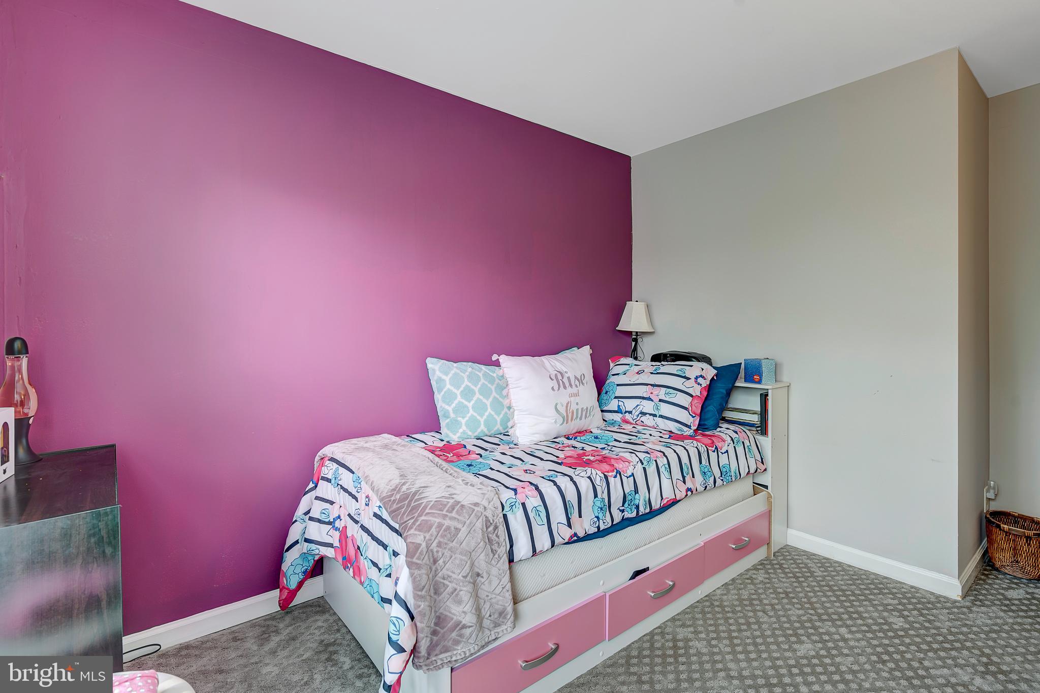 MAPLE POINTE - Residential