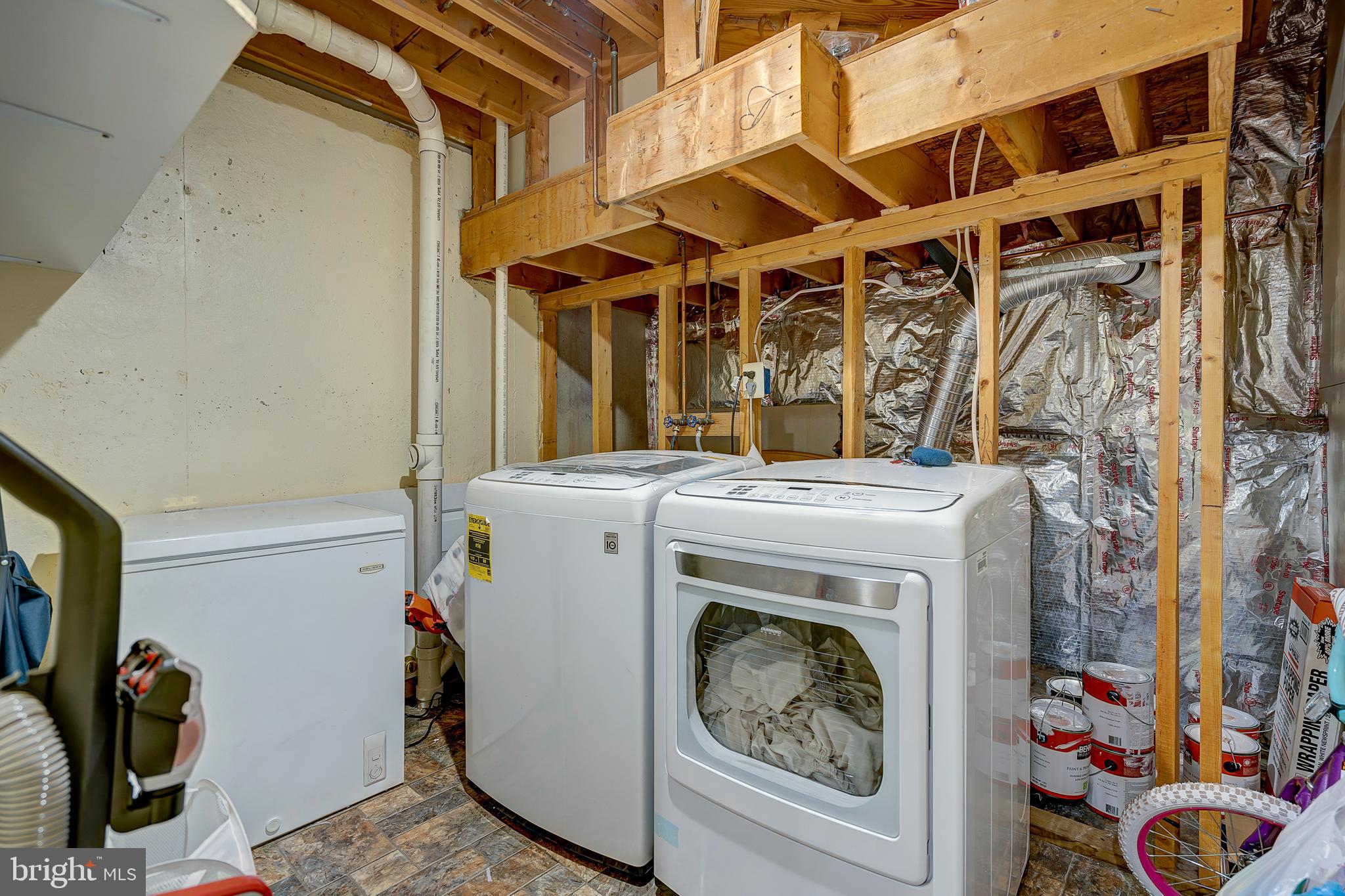 MAPLE POINTE - Residential