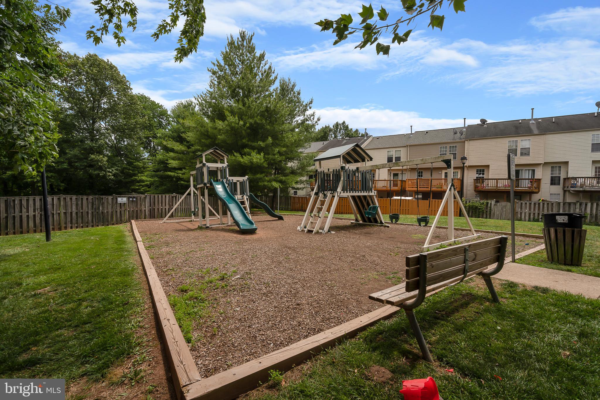 MAPLE POINTE - Residential