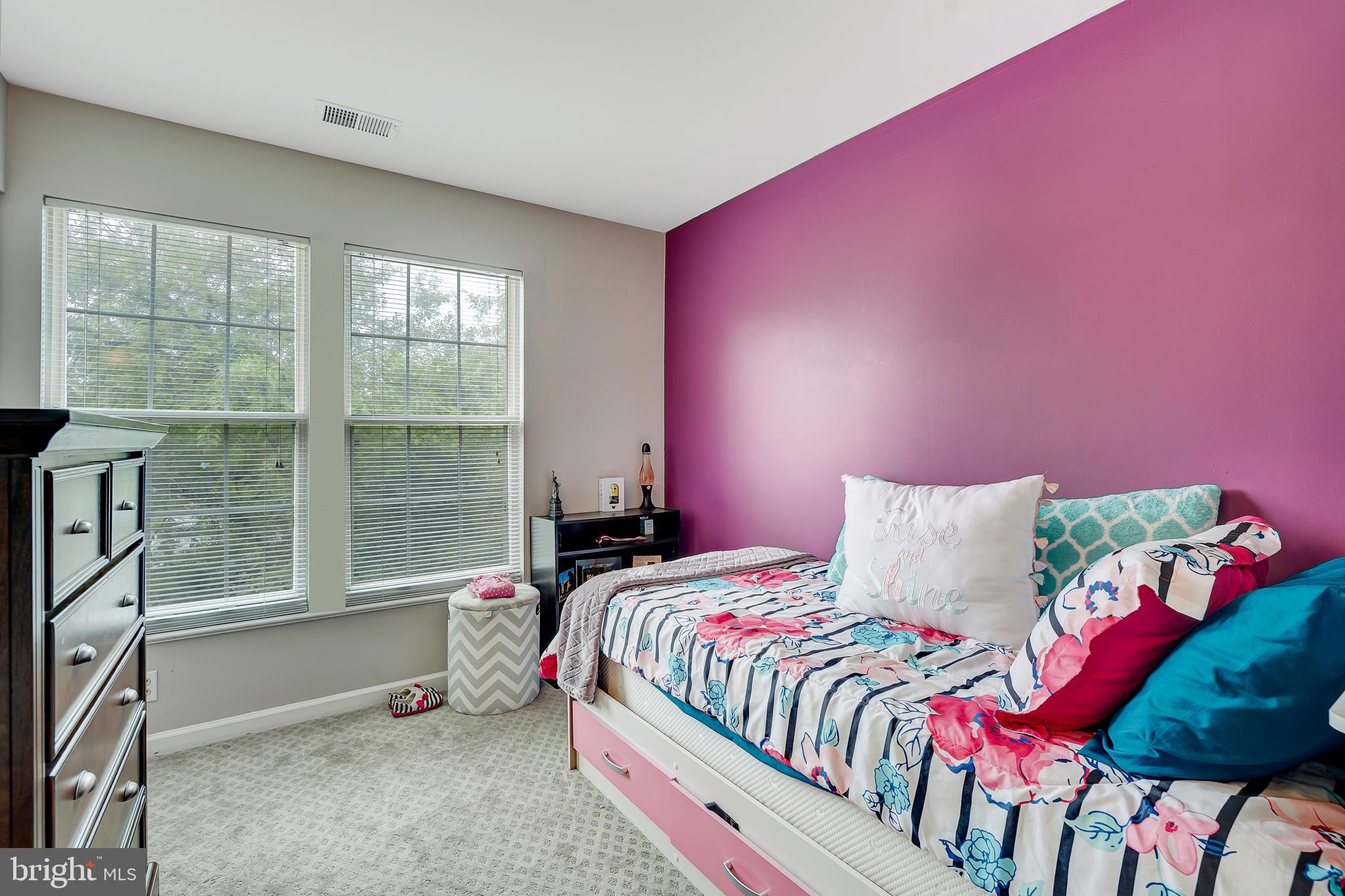 MAPLE POINTE - Residential