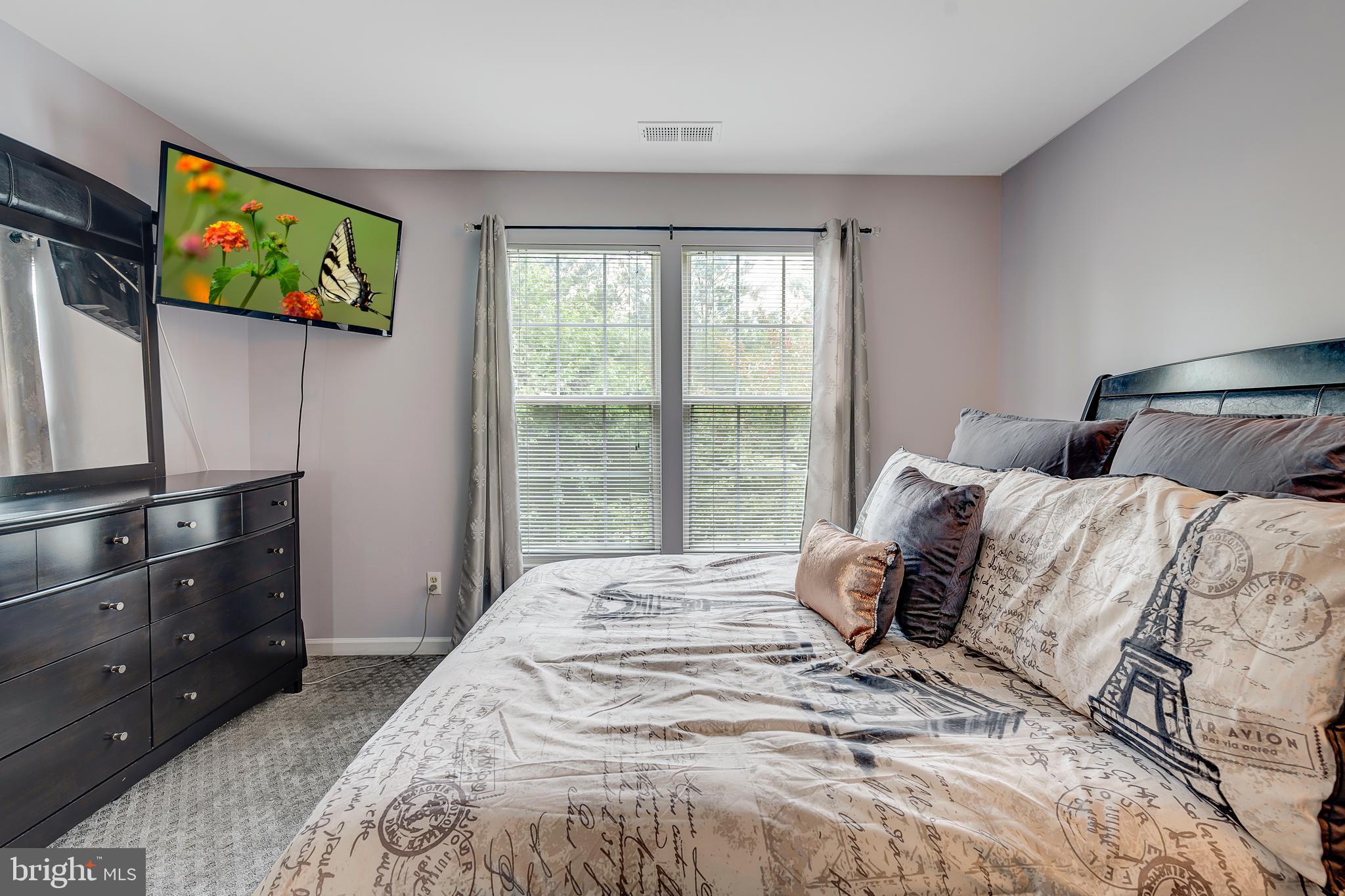 MAPLE POINTE - Residential