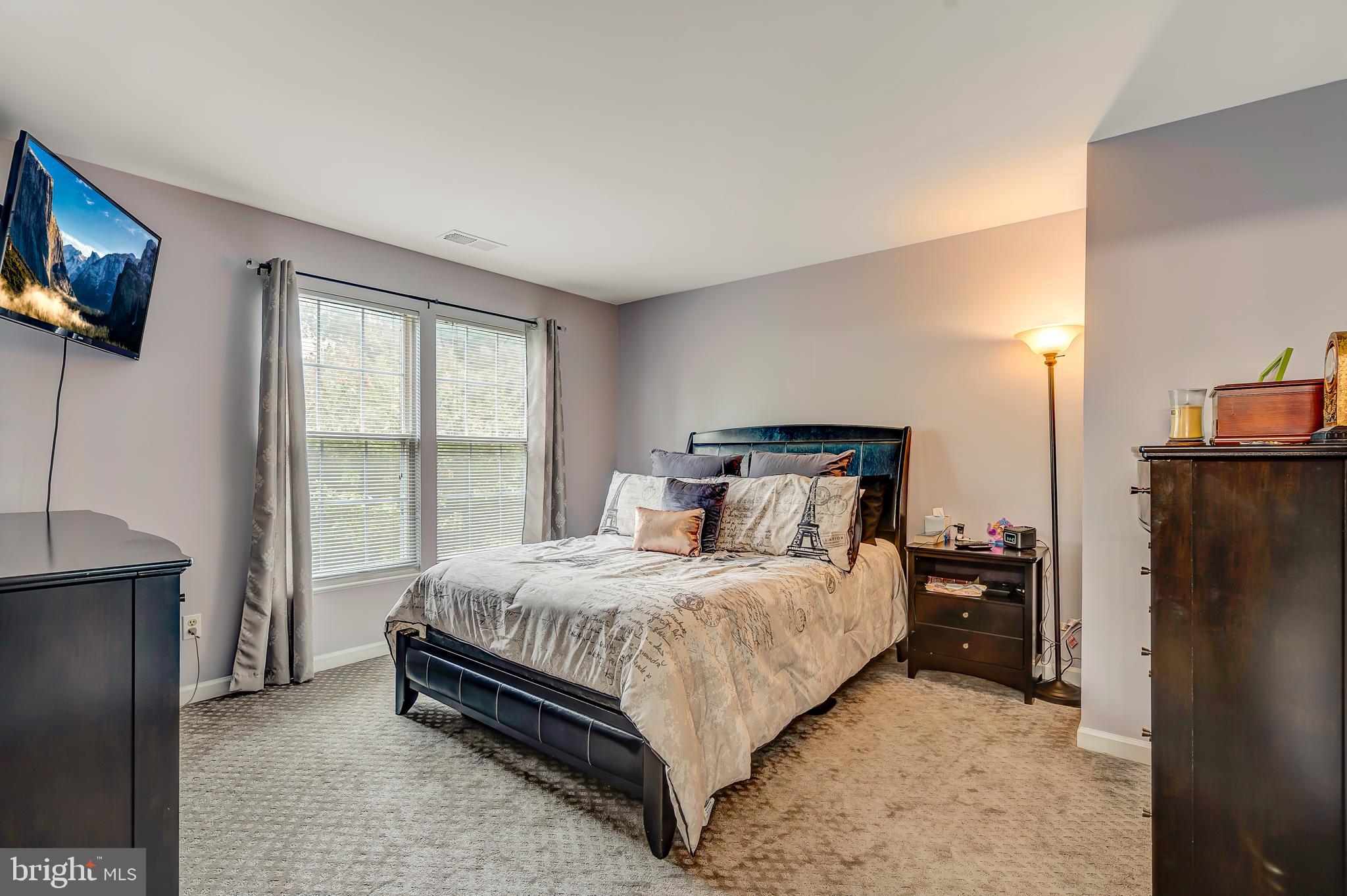 MAPLE POINTE - Residential