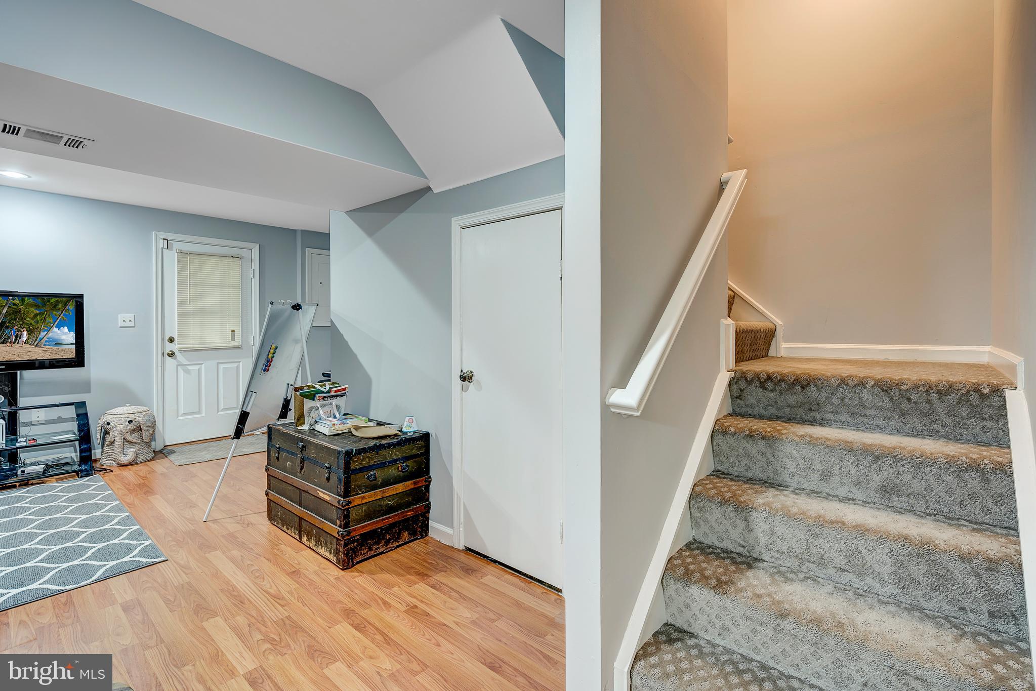 MAPLE POINTE - Residential