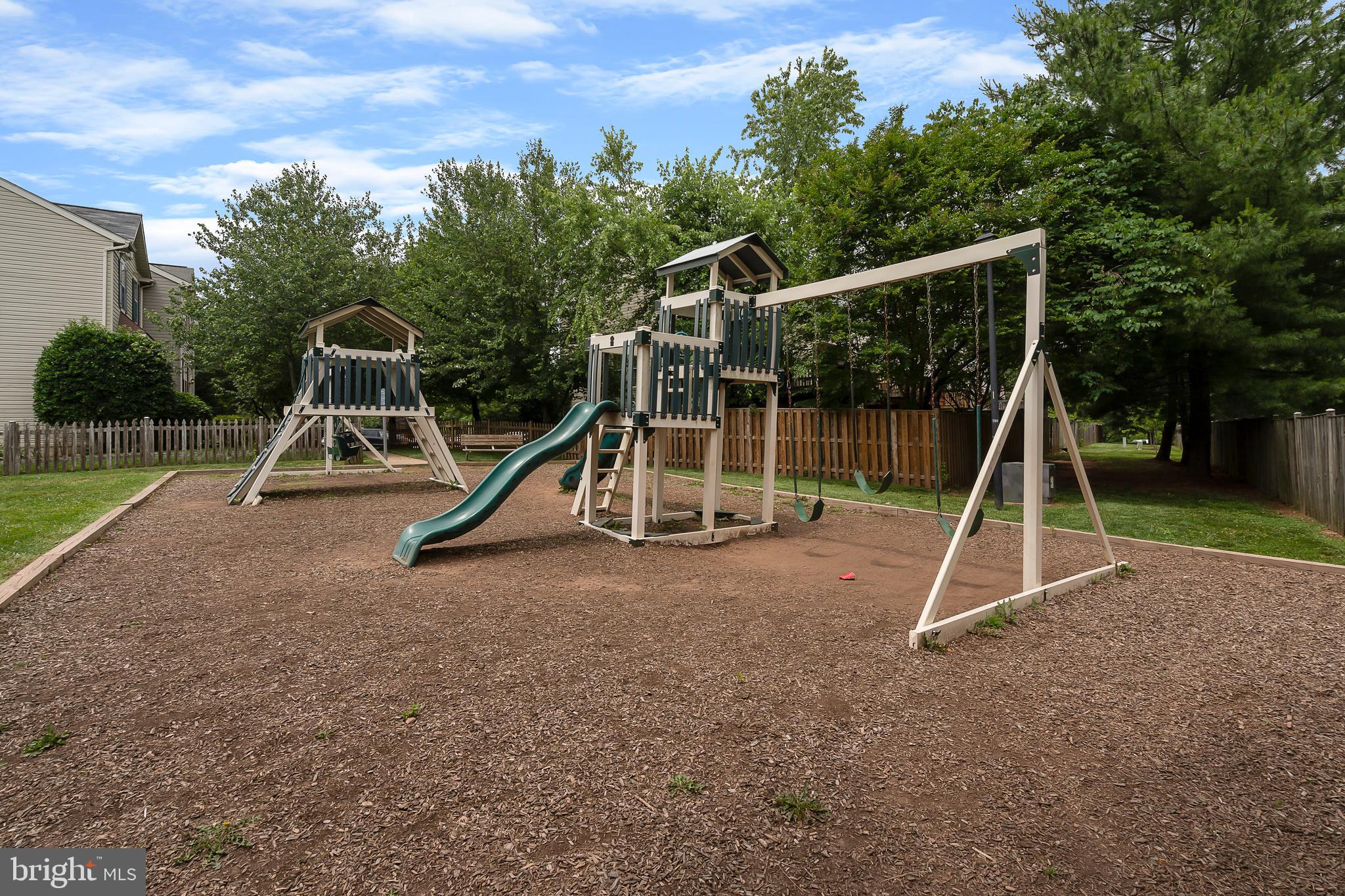 MAPLE POINTE - Residential