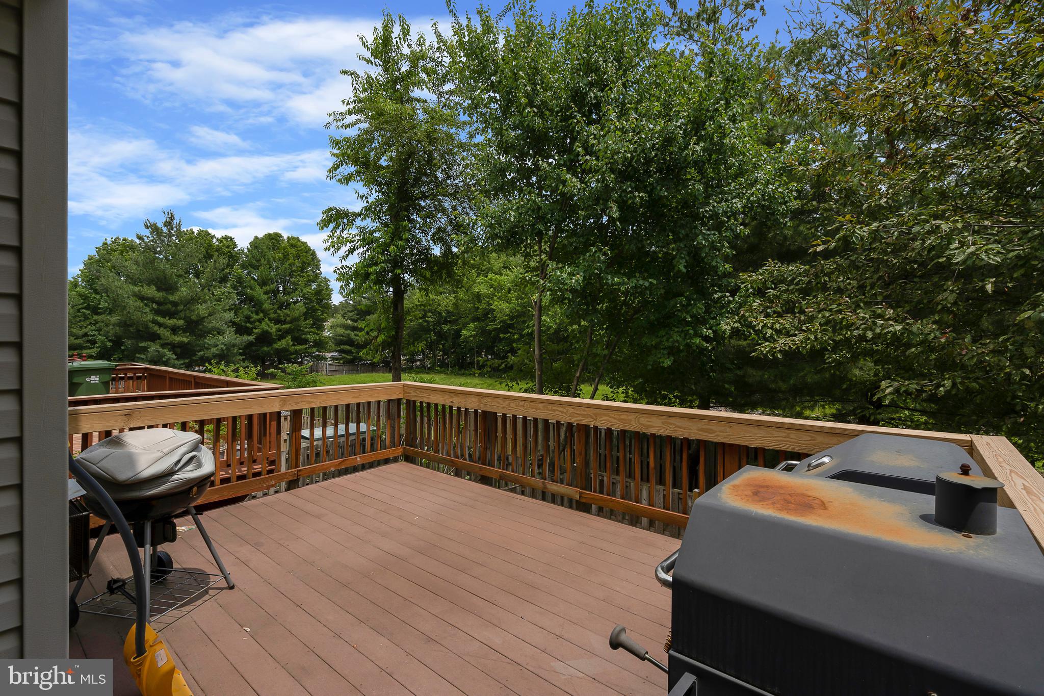 MAPLE POINTE - Residential