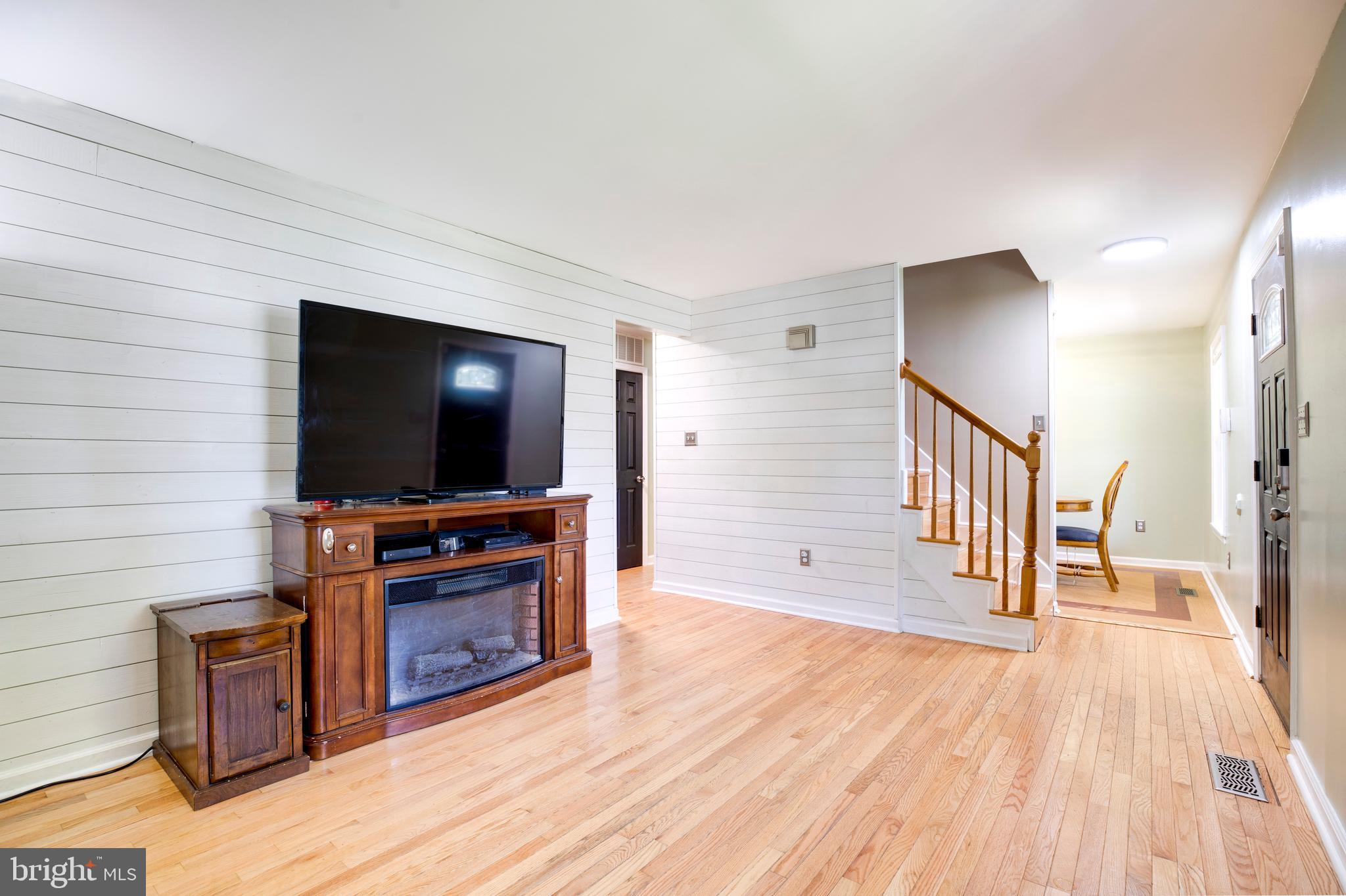 DALE CITY - Residential