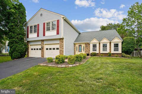 Photo of 4609 Sand Rock Lane, CHANTILLY, VA 20151 (MLS # VAFX2319106)