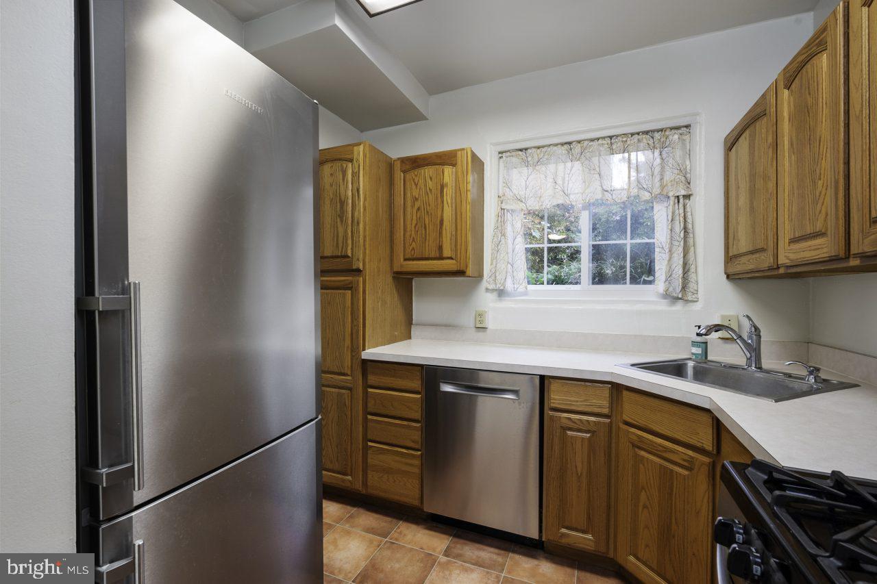 PARKFAIRFAX - Residential Lease