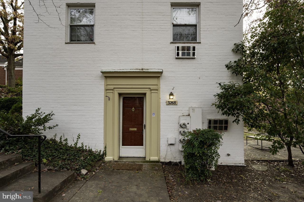 PARKFAIRFAX - Residential Lease