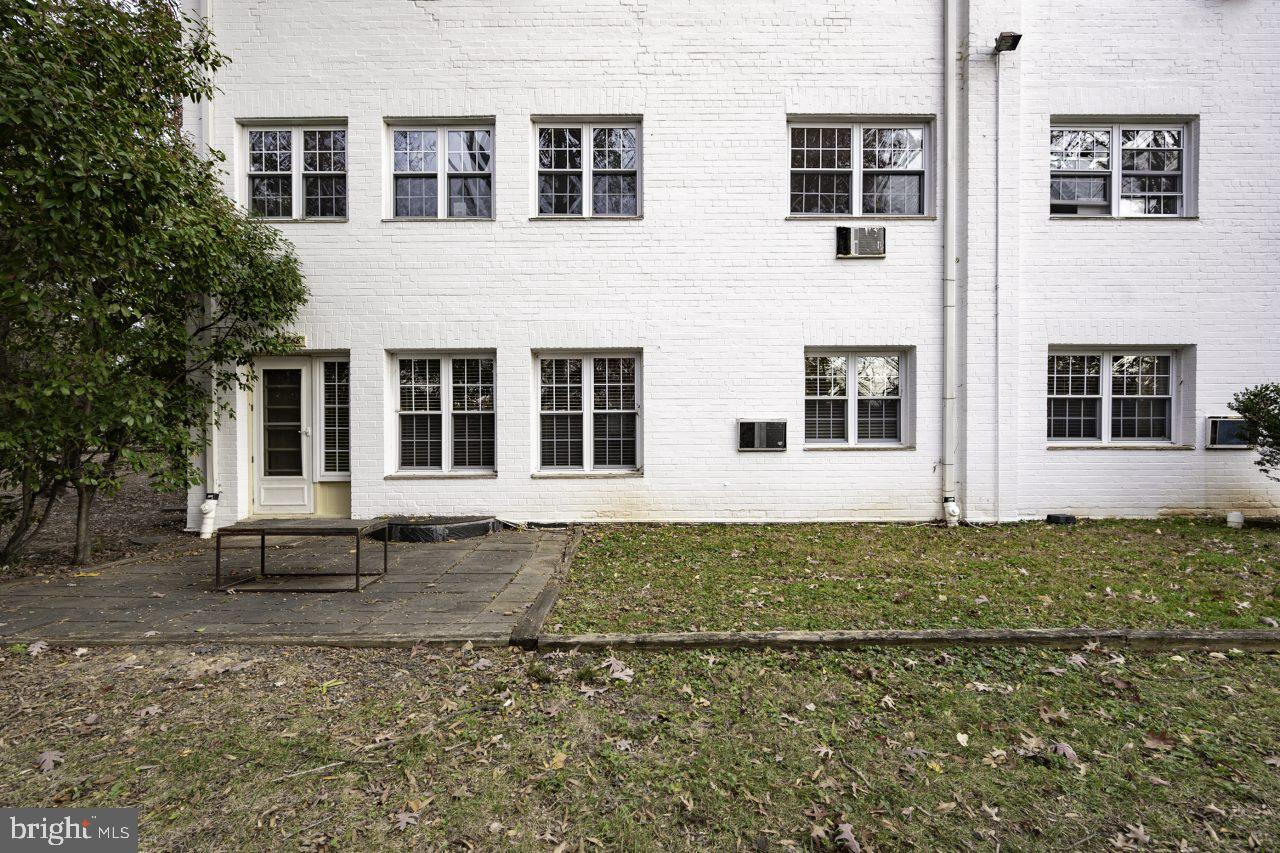 PARKFAIRFAX - Residential Lease