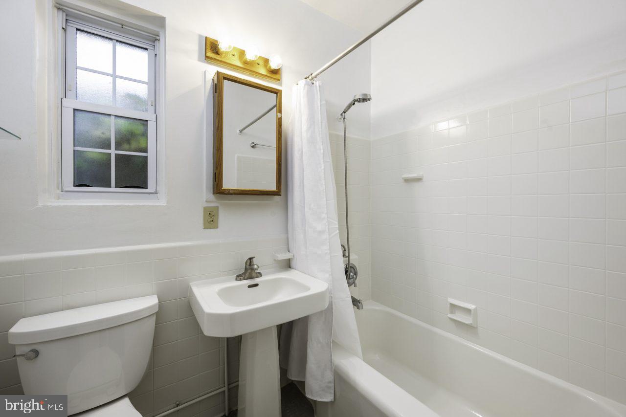 PARKFAIRFAX - Residential Lease