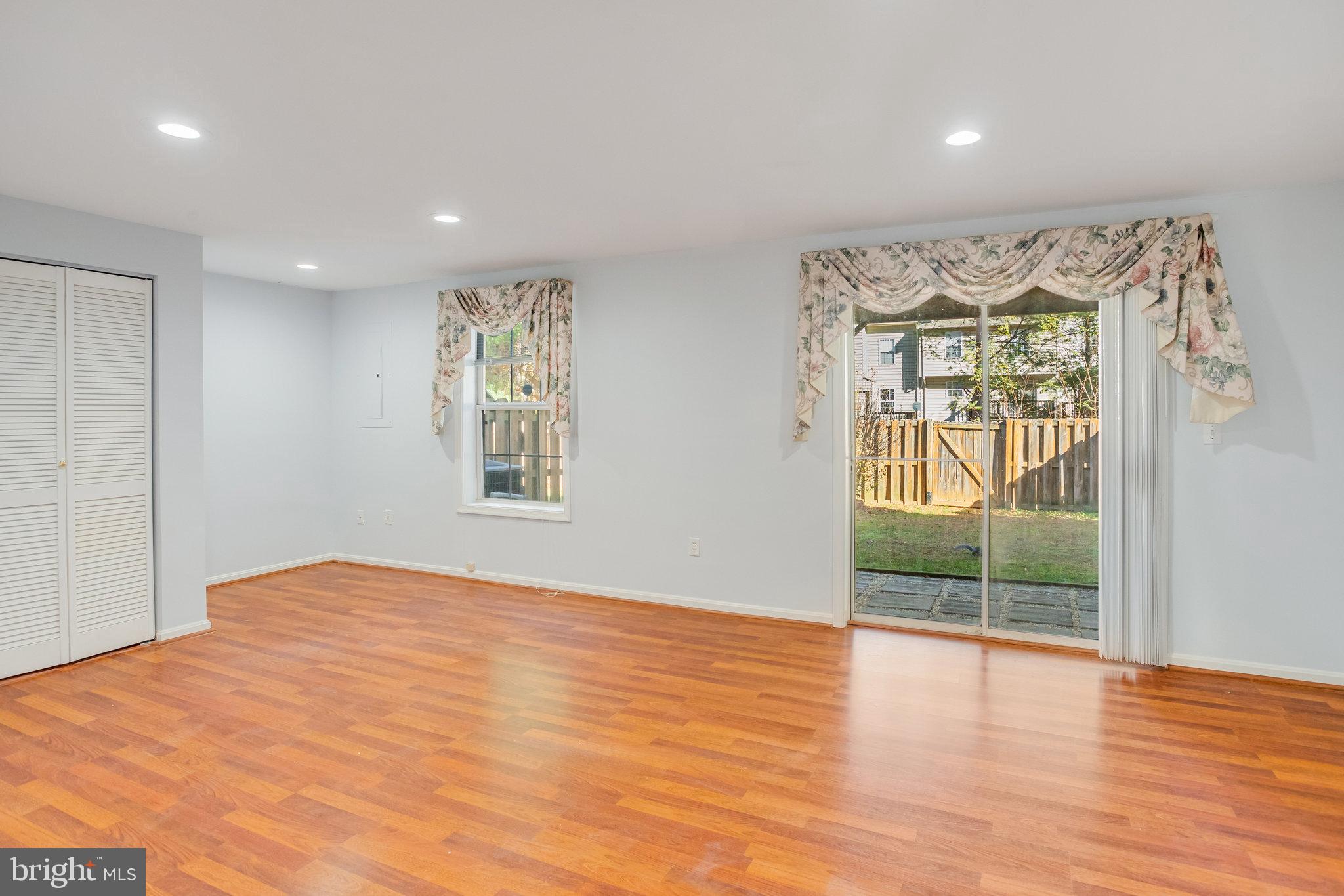 PARK RIDGE - Residential Lease