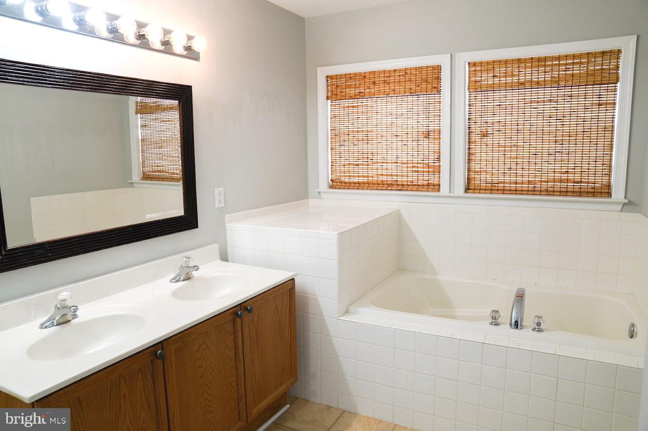 COUNTY GREEN - Residential