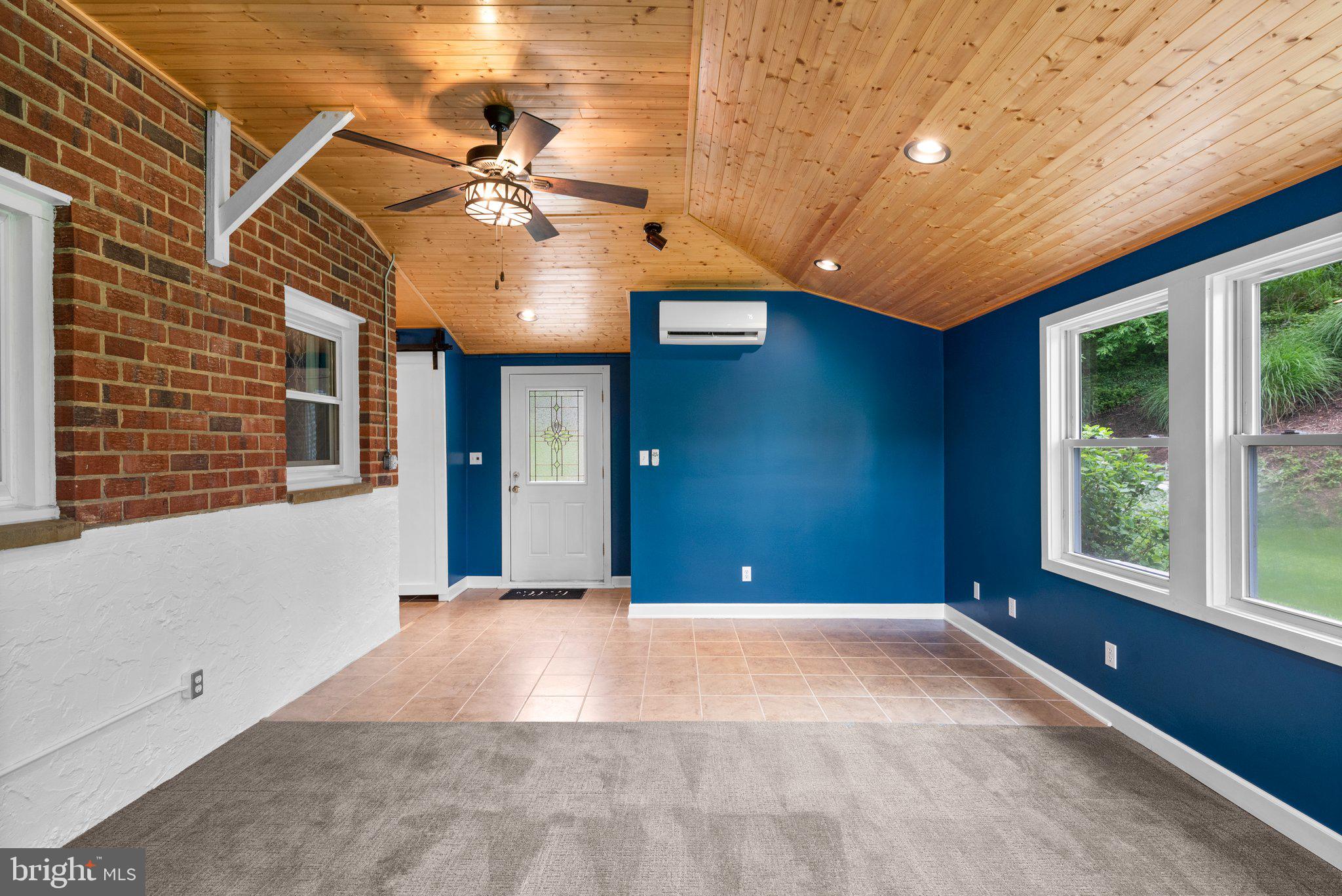 CAMPUS HILLS - Residential