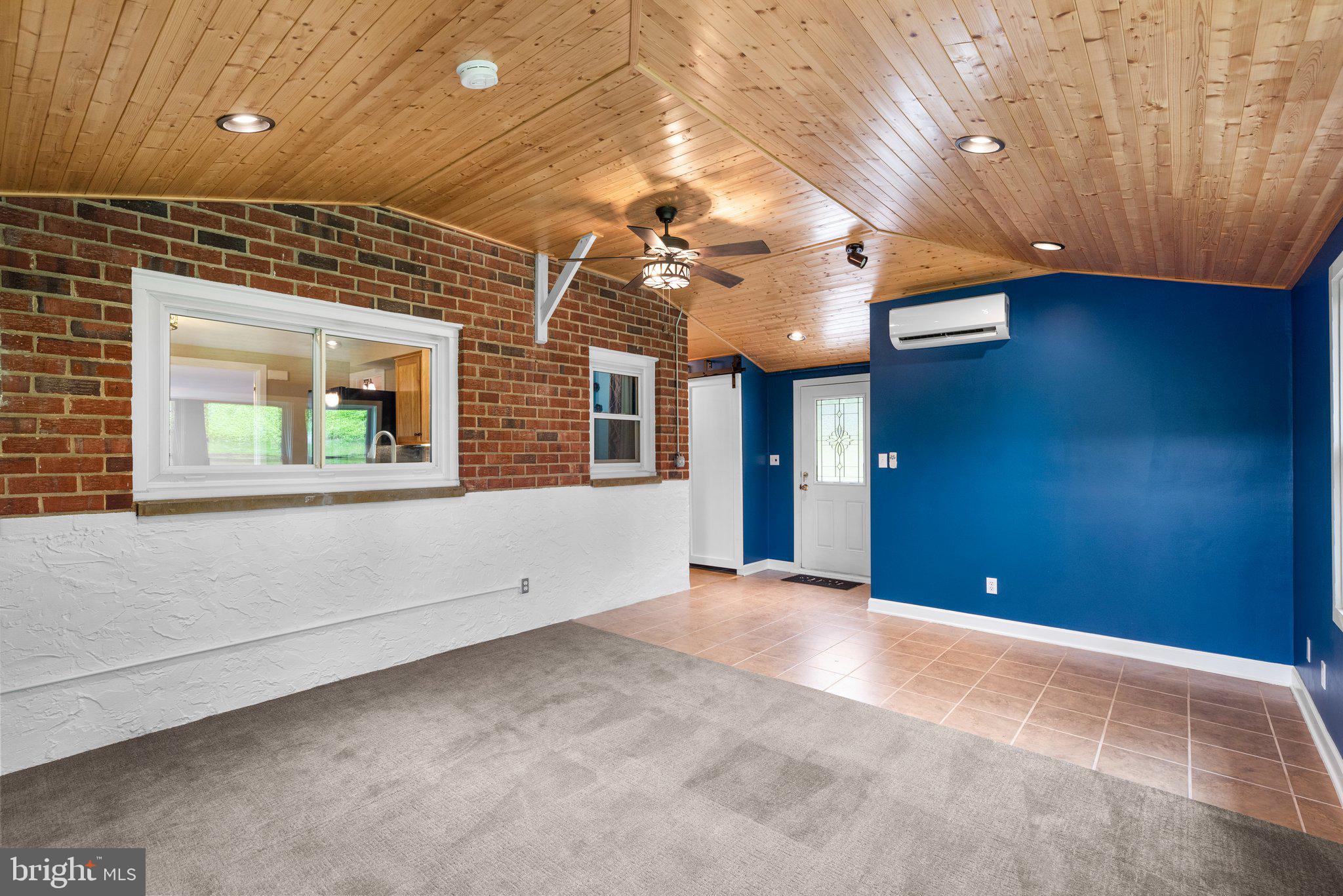 CAMPUS HILLS - Residential