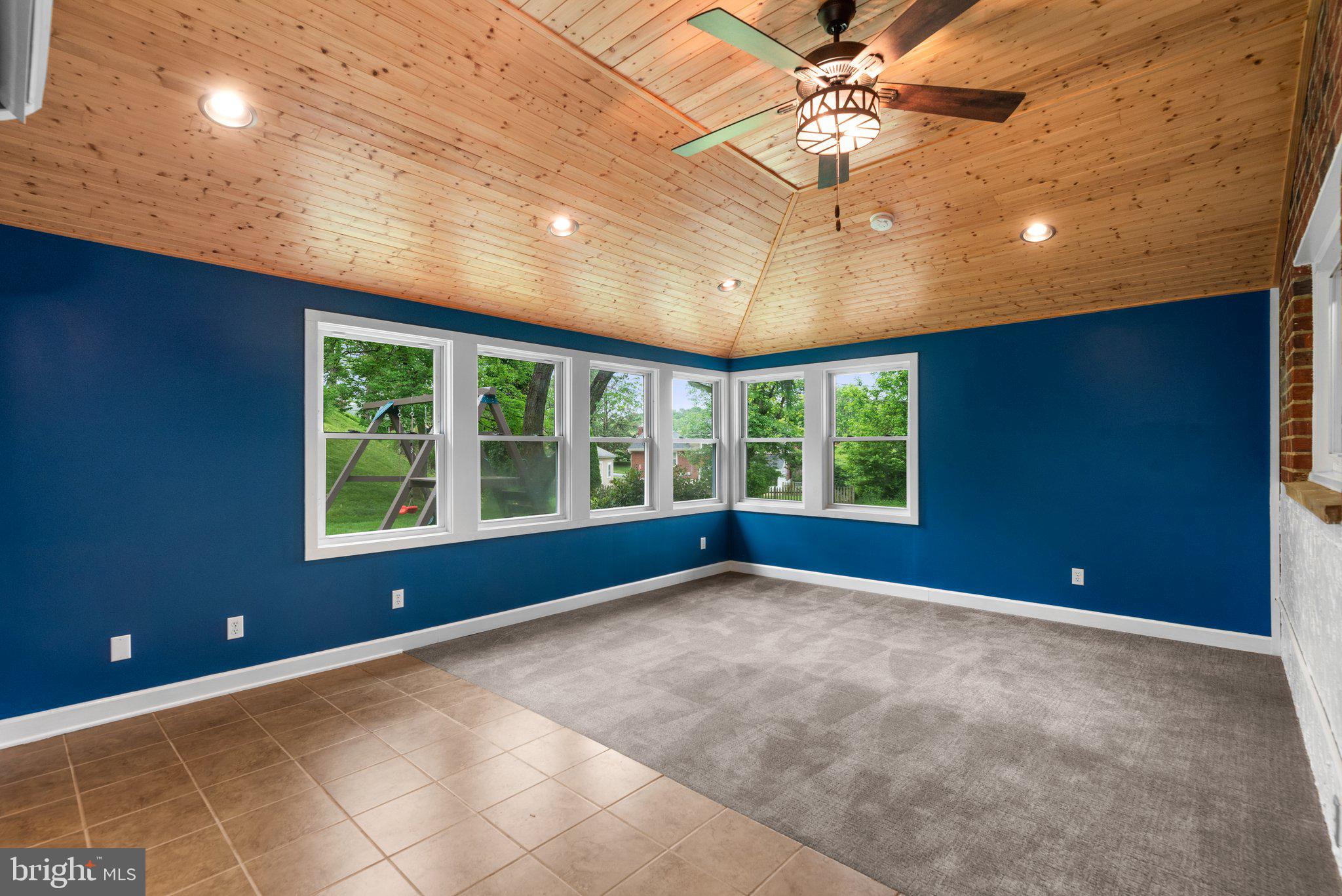 CAMPUS HILLS - Residential