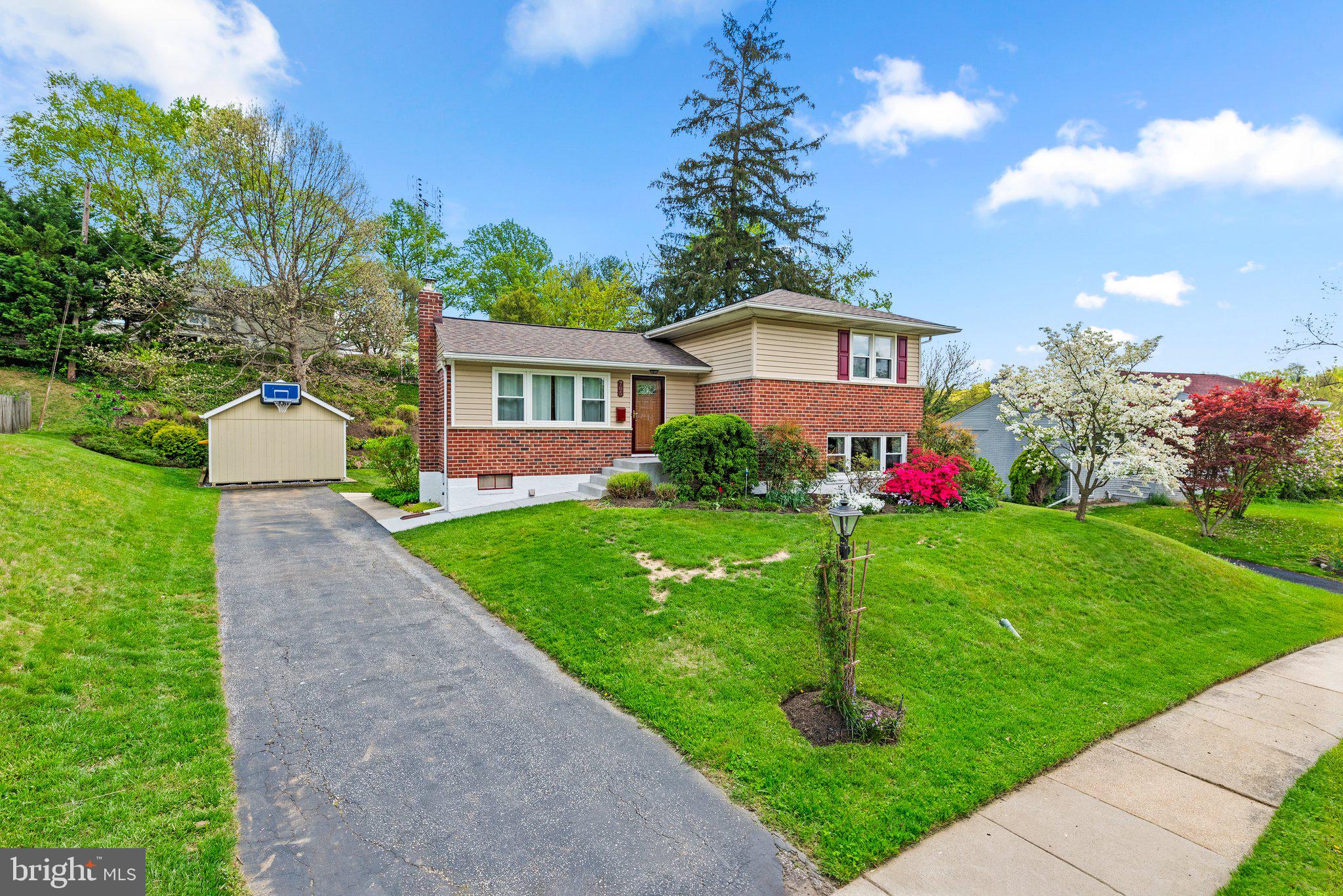 CAMPUS HILLS - Residential