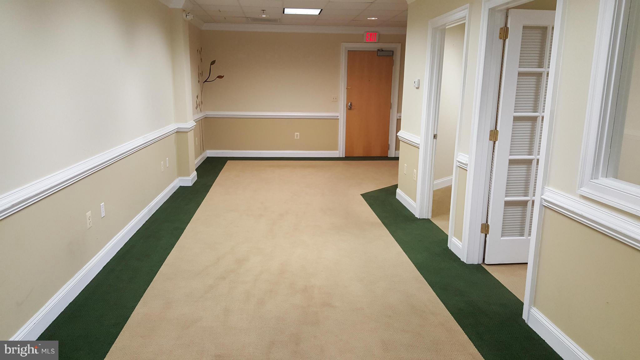 CENTRELEE BUSINESS PARK - Commercial Lease