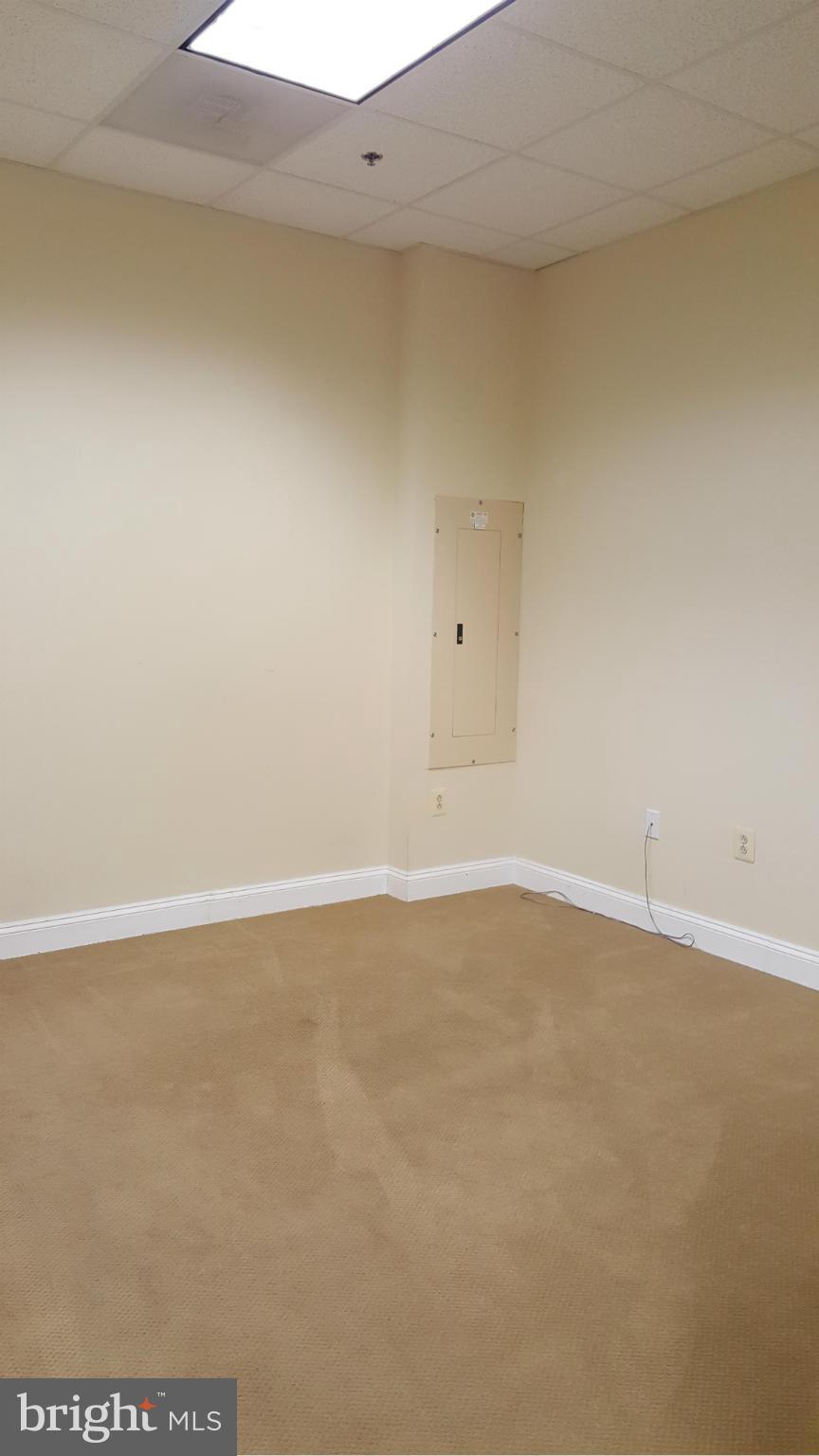 CENTRELEE BUSINESS PARK - Commercial Lease