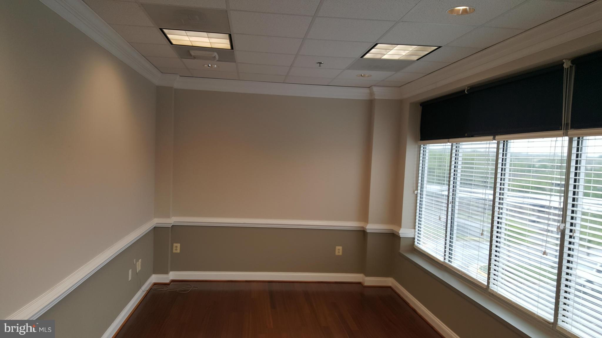 CENTRELEE BUSINESS PARK - Commercial Lease
